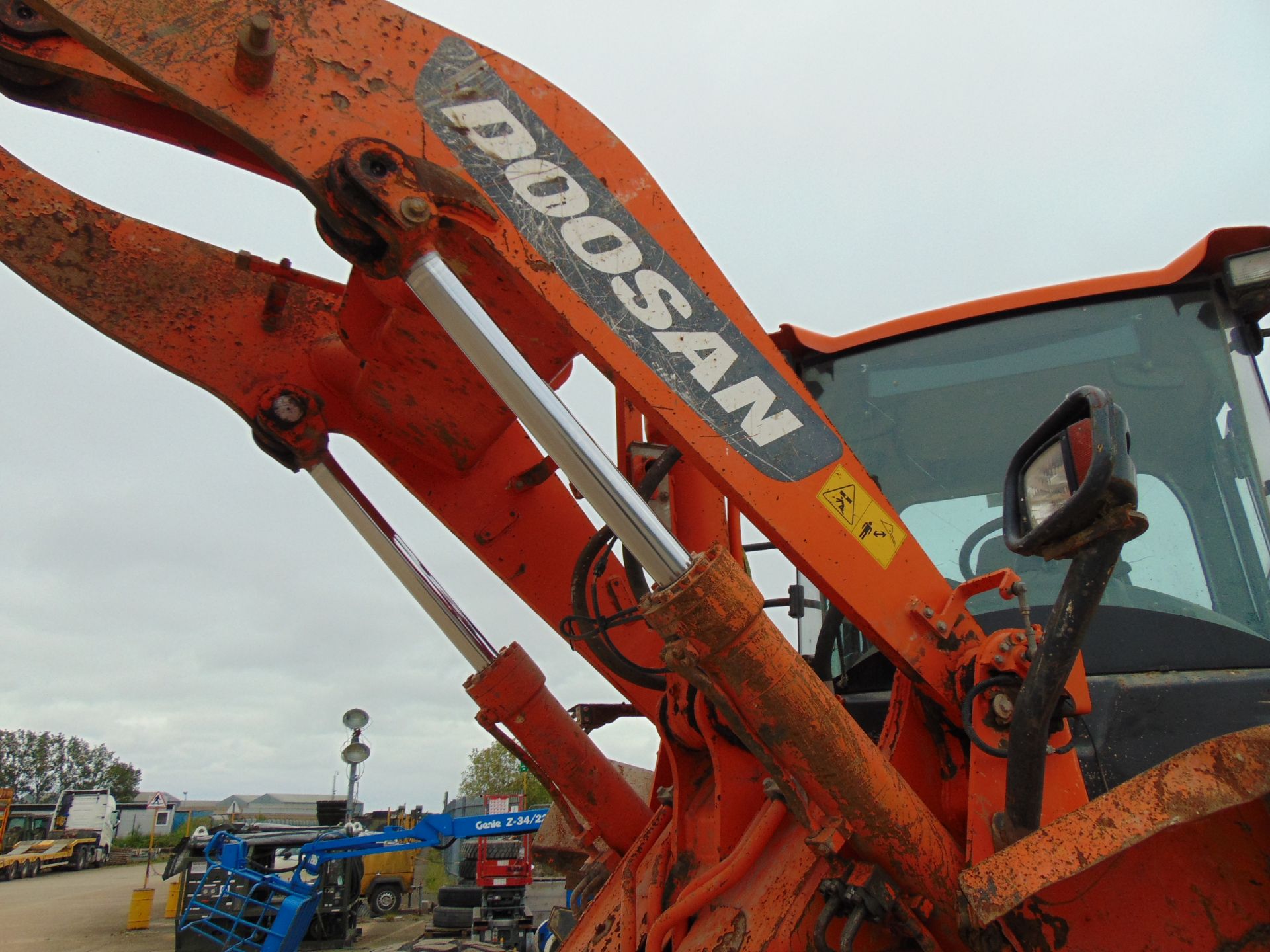 2016 Doosan DL250 Wheel Loader ONLY 8,868 HOURS! - Image 13 of 30