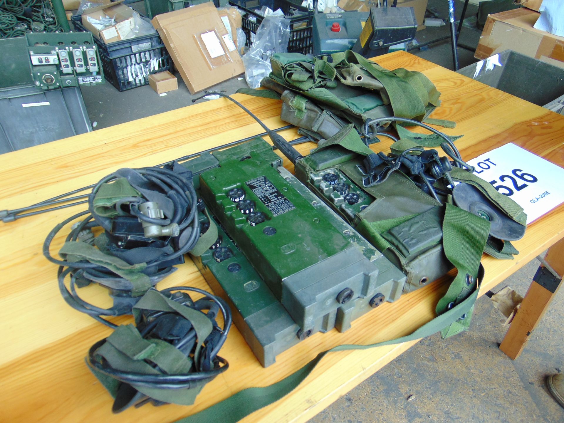 4x Clansman RT 349 Transmitter Receiver c/w Headsets, Battery Packs, Antenna and Pouch - Image 2 of 4