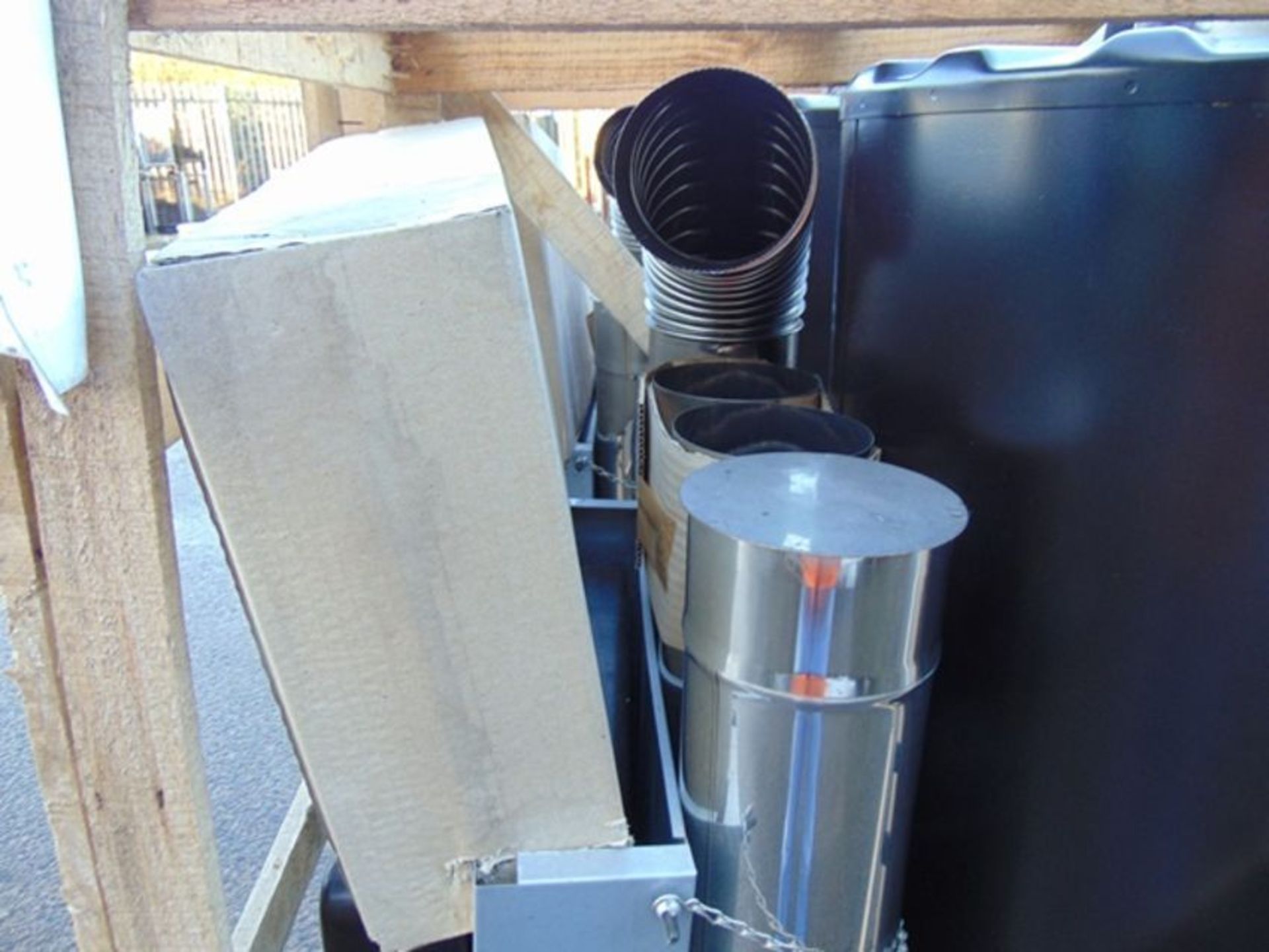 Unissued Deville Campaign Multi-Fuel Heater - Image 6 of 6