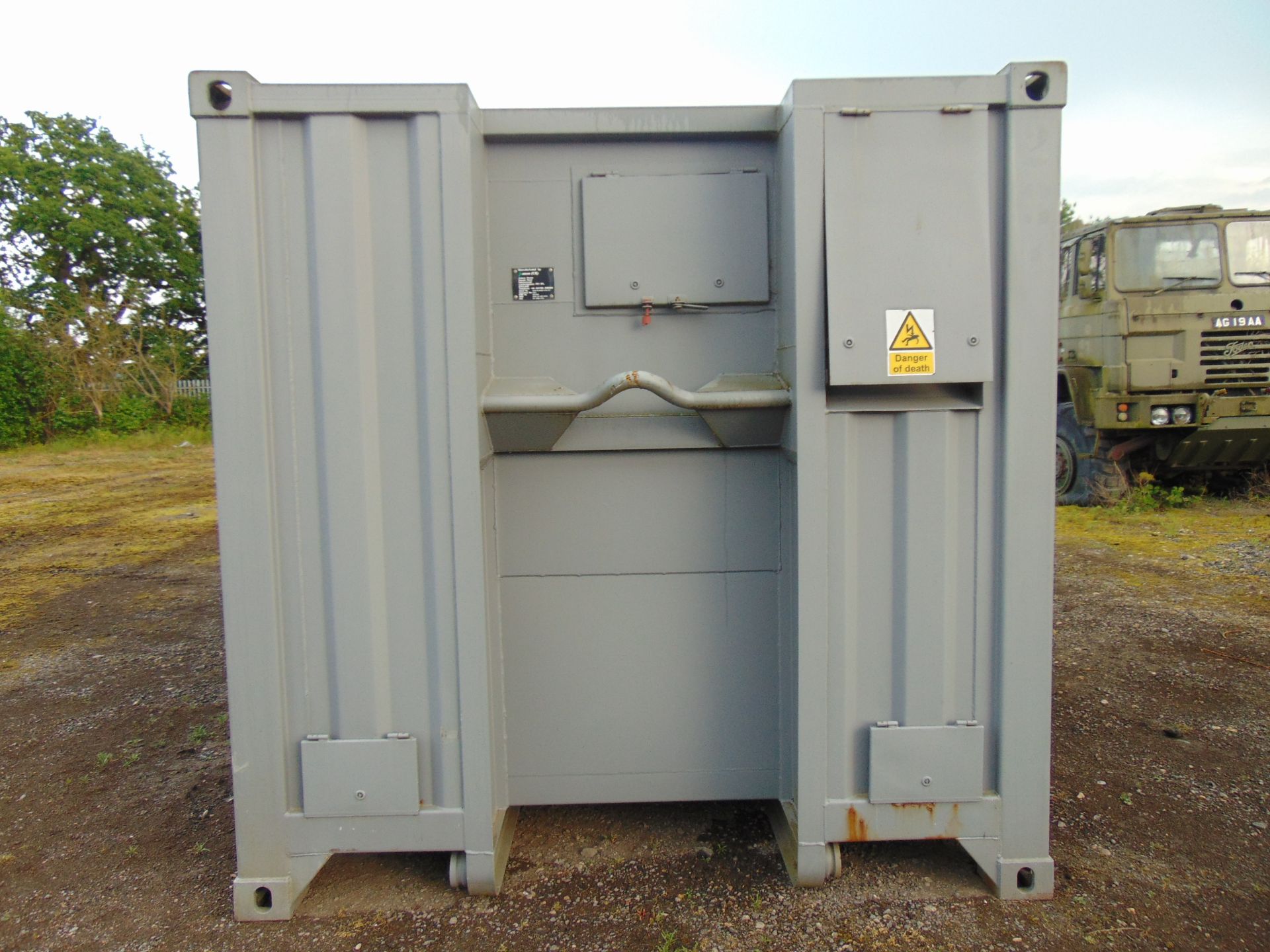 Demountable Front Line Ablution Unit in 20ft Container with hook loader, Twist Locks Etc - Image 6 of 31
