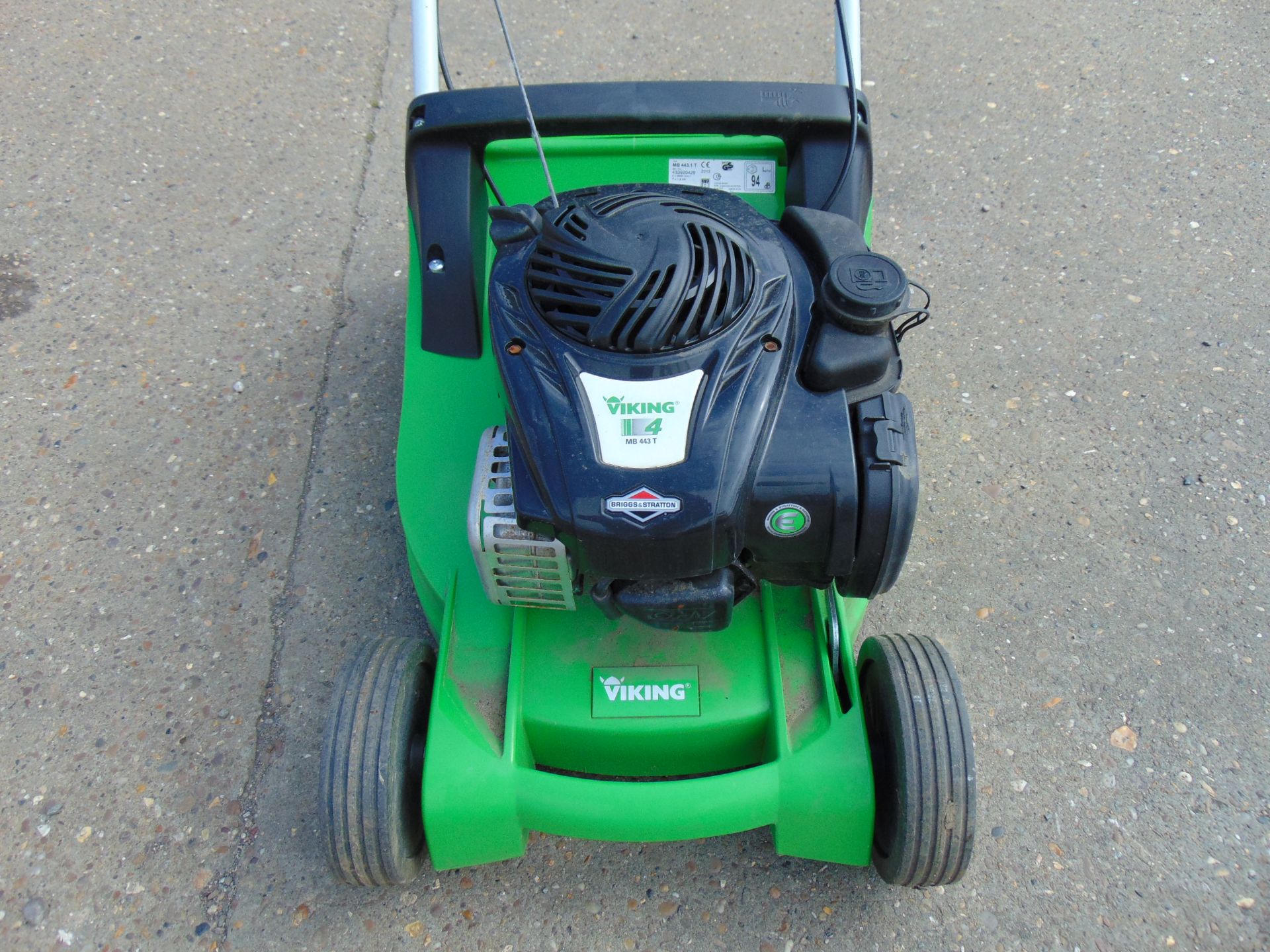 Viking MB 443 T Petrol Lawnmower - Image 2 of 9