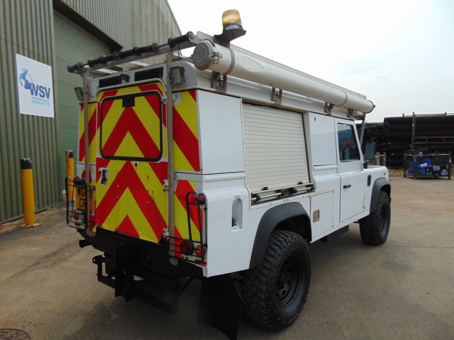 2013 Land Rover Defender 110 Puma hardtop 4x4 Utility vehicle (mobile workshop) with hydraulic winch - Image 8 of 44