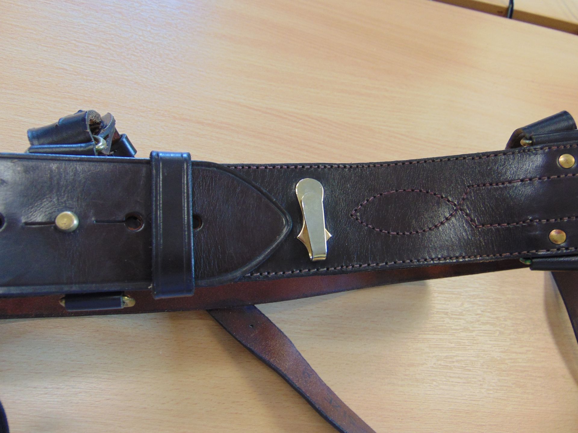 Excellent Condition British Army Leather Sam Brown Officers Belt - Image 5 of 5