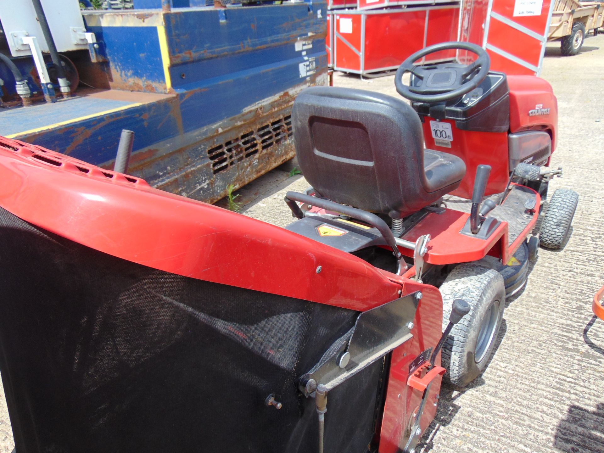 Countax 350H Ride on Mower c/w Collector etc - Image 4 of 16