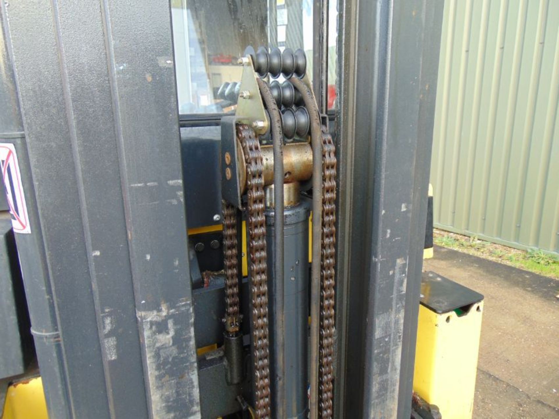 Narrow Aisle R5.16N Electric Reach Forklift - Bild 15 aus 20
