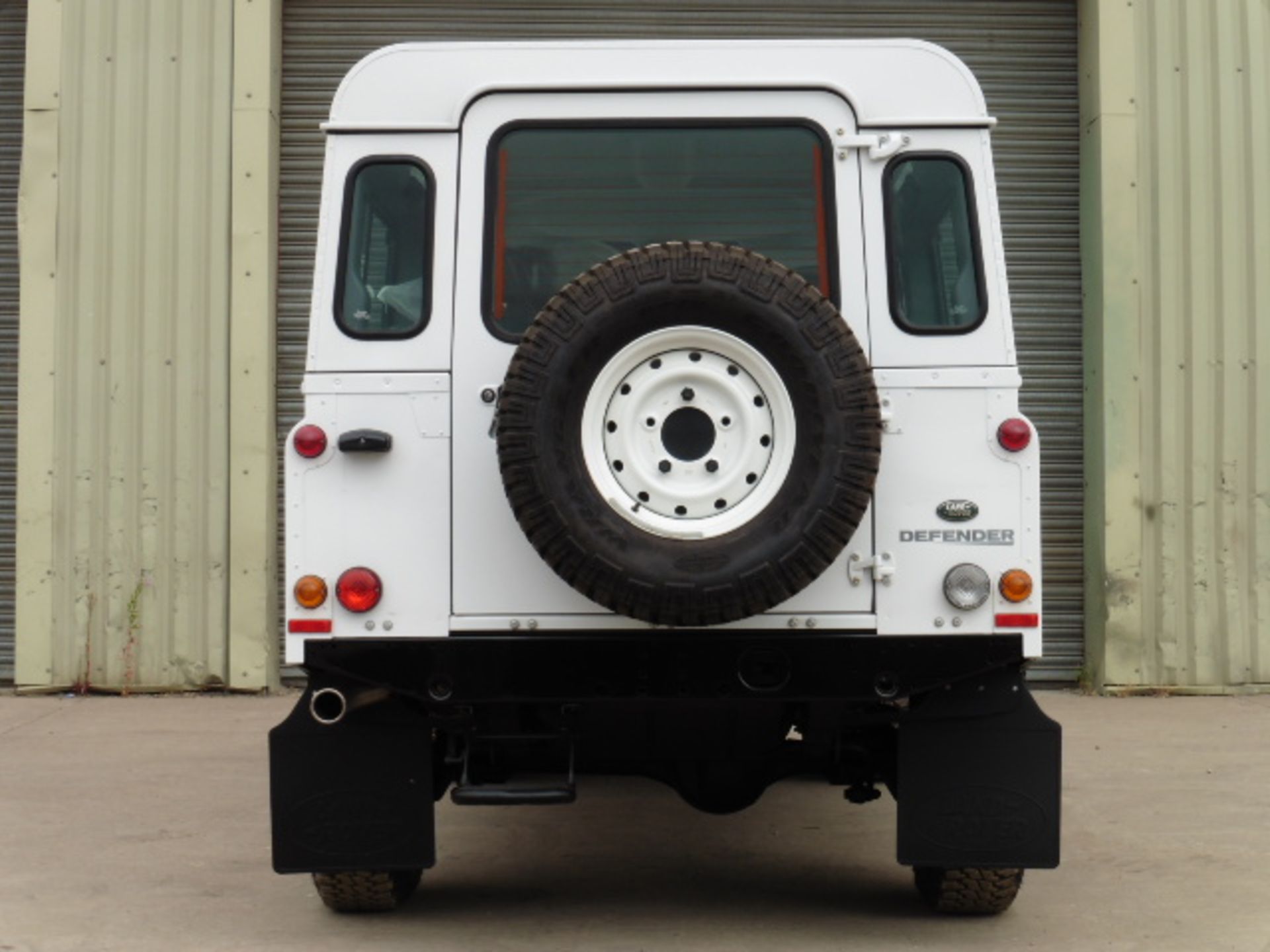 Delivery Mileage 2013 model year Land Rover Defender 110 5 door station wagon LHD - Image 7 of 20