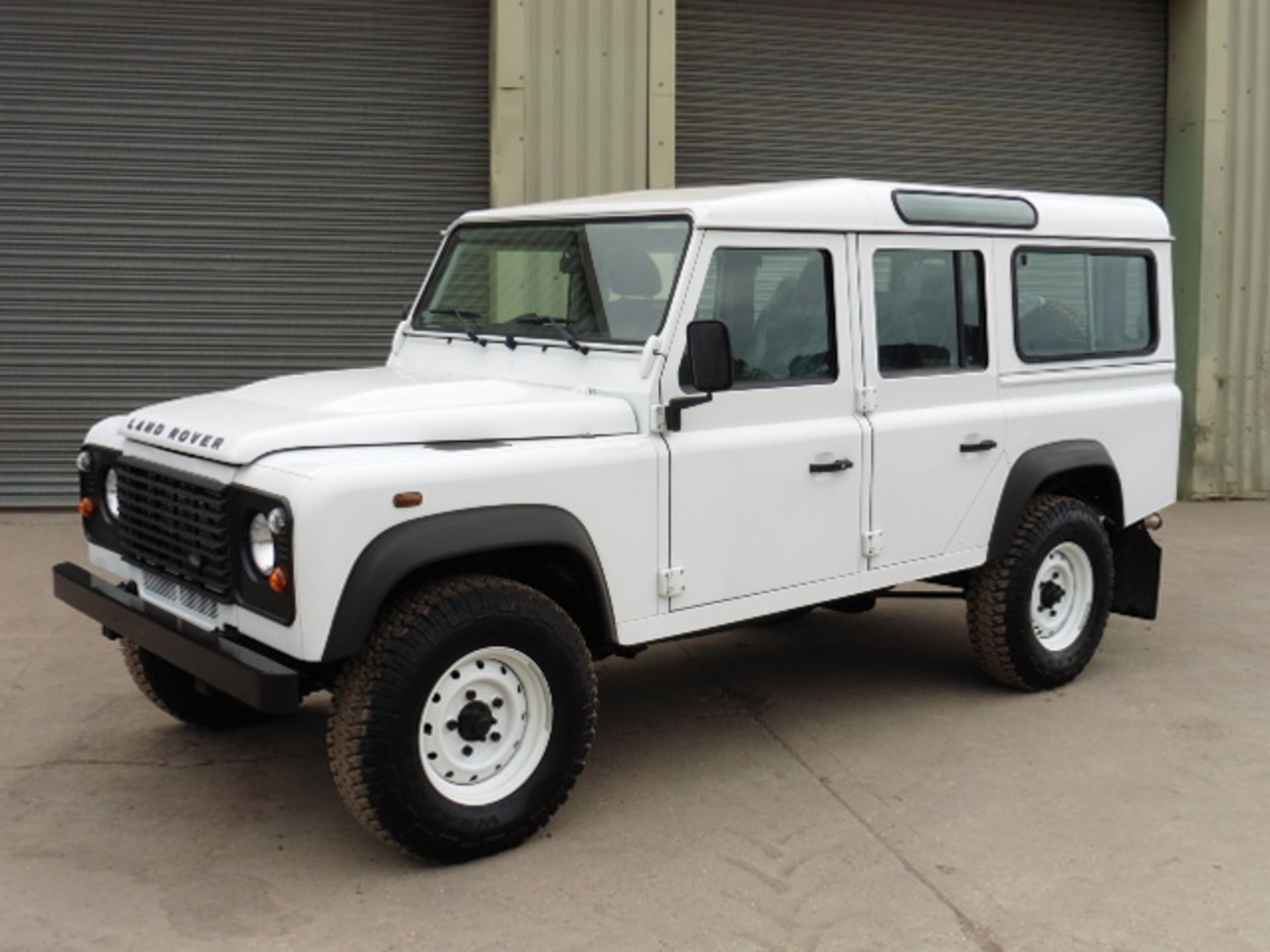 Delivery Mileage 2013 model year Land Rover Defender 110 5 door station wagon LHD - Image 3 of 20