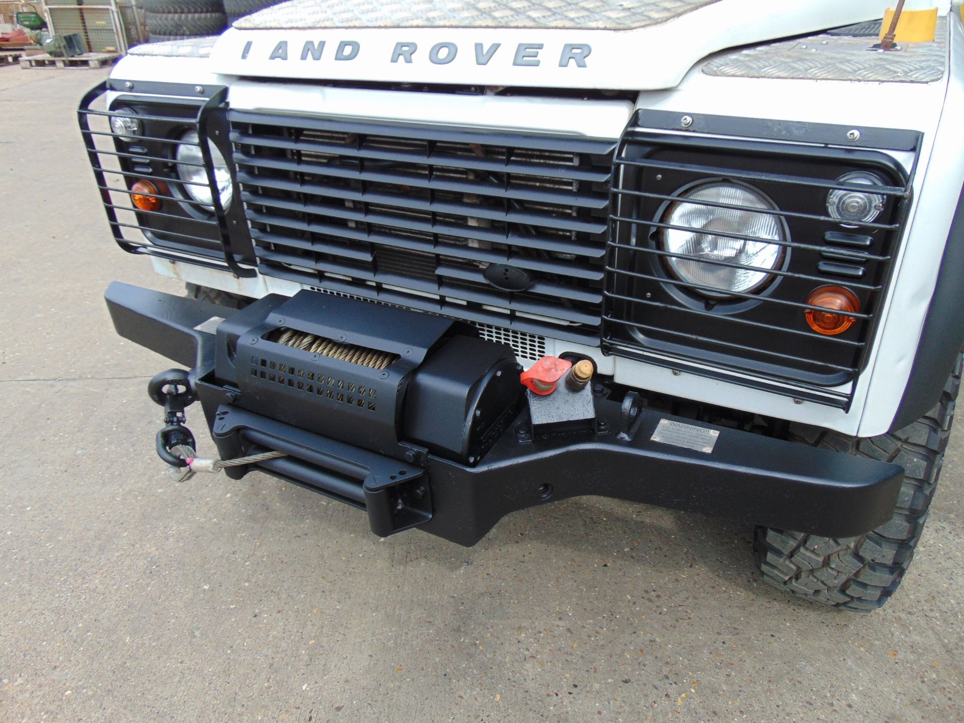 2013 Land Rover Defender 110 Puma hardtop 4x4 Utility vehicle (mobile workshop) with hydraulic winch - Image 23 of 44