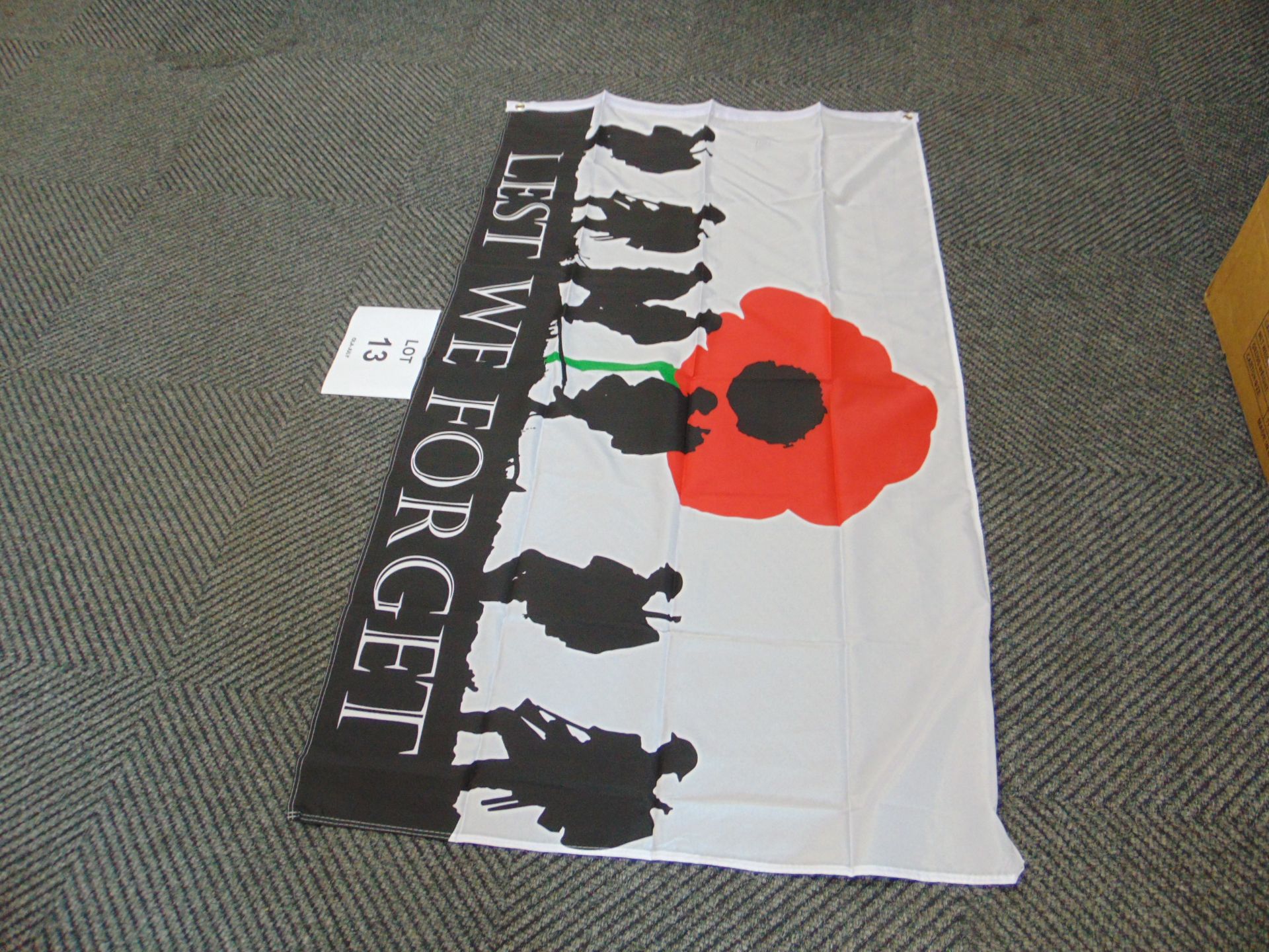Lest We Forget Army Flag 5ft x 3ft - Image 3 of 3
