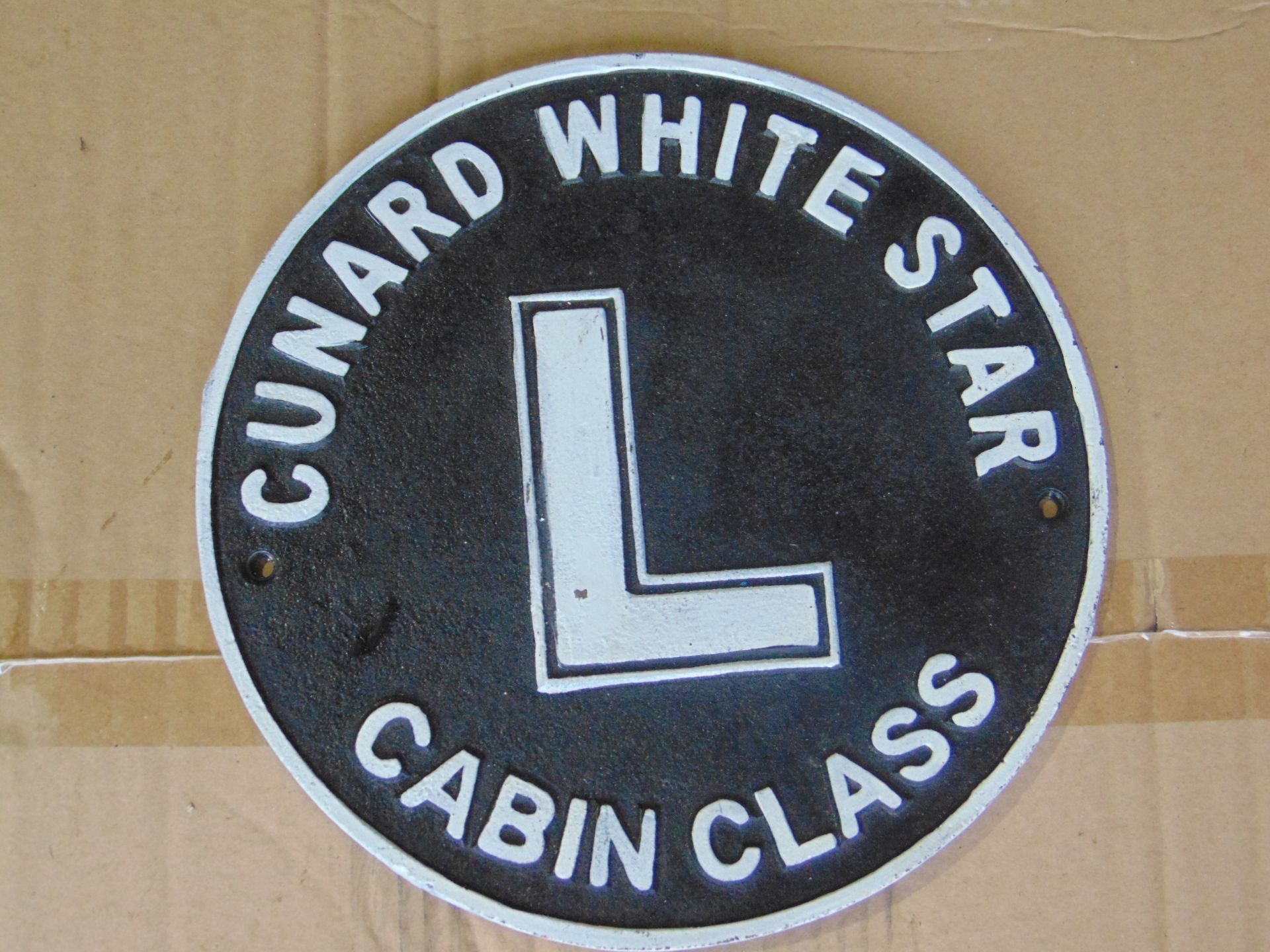 CAST IRON CUNARD WHITE STAR LINE CABIN CLASS PLAQUE (TITANIC) 20 CM DIA - Bild 3 aus 4