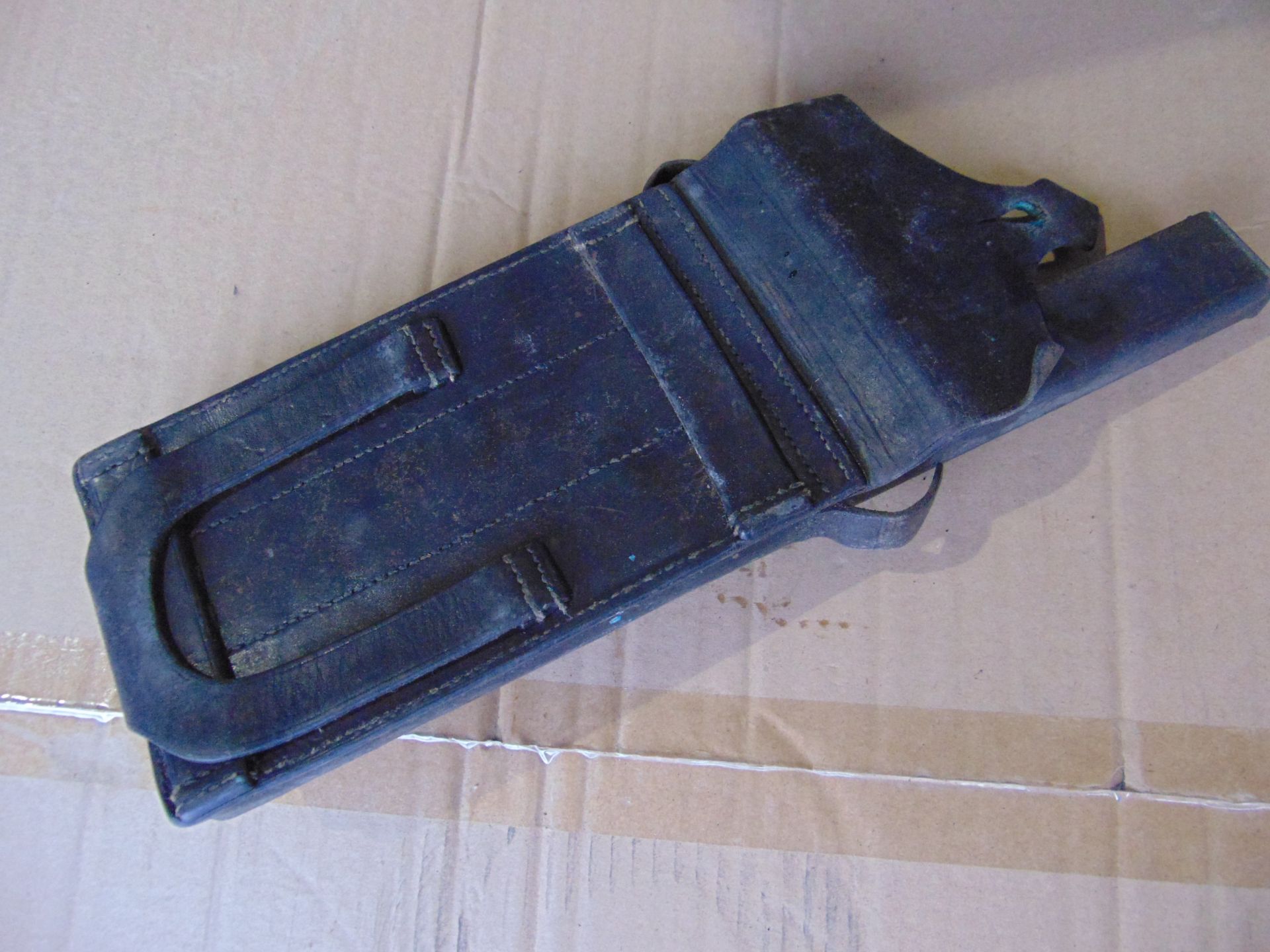 3X GERMAN WW2 MP40 STICK MAGAZINES IN ORIGINAL LEATHER AMMO POUCH - Image 5 of 6