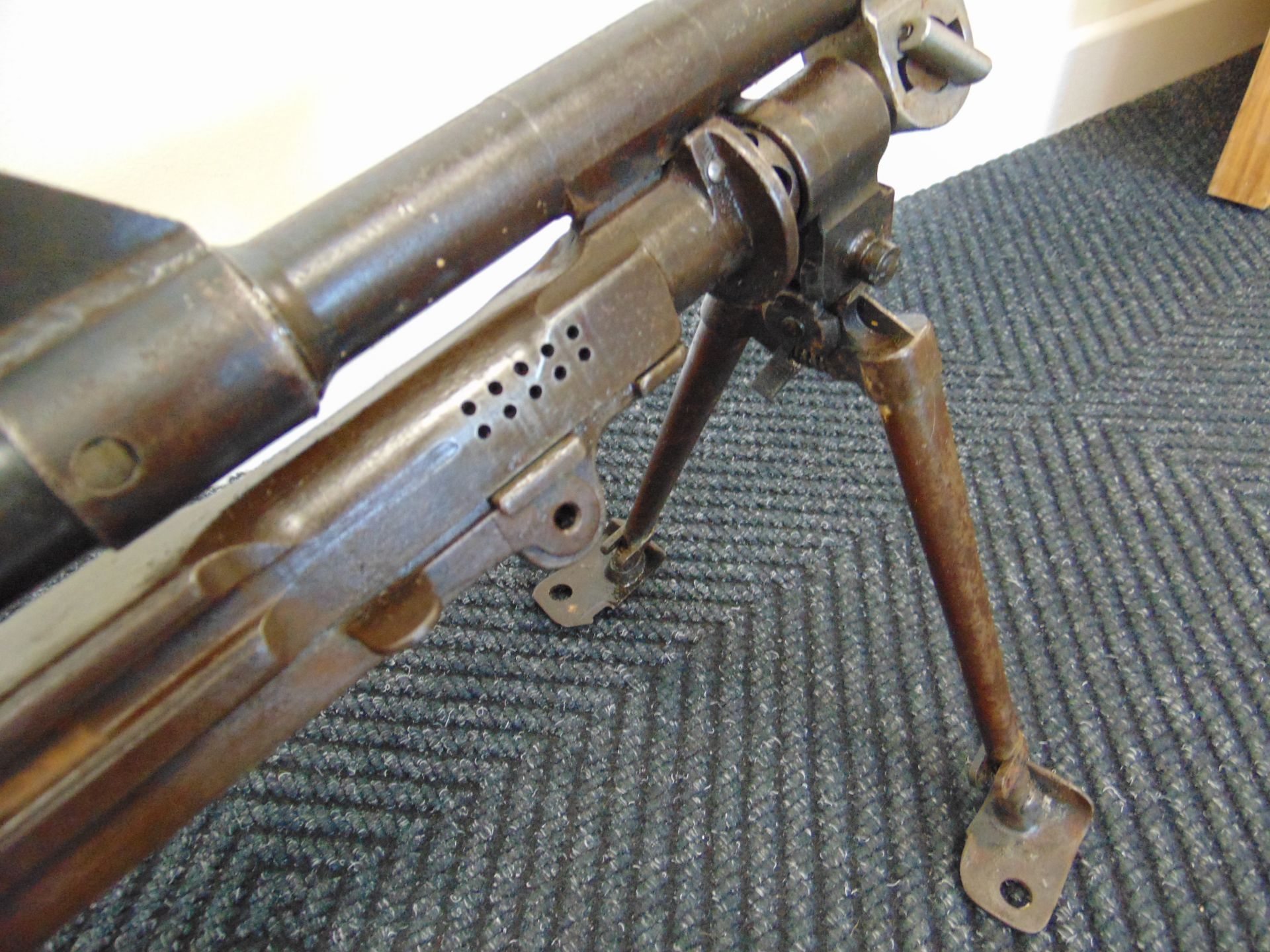 ORIGINAL WW2 Enfield Mk 1 . 303 BREN (Light Machine Gun) Dated 1942 Deactivated - Image 7 of 14