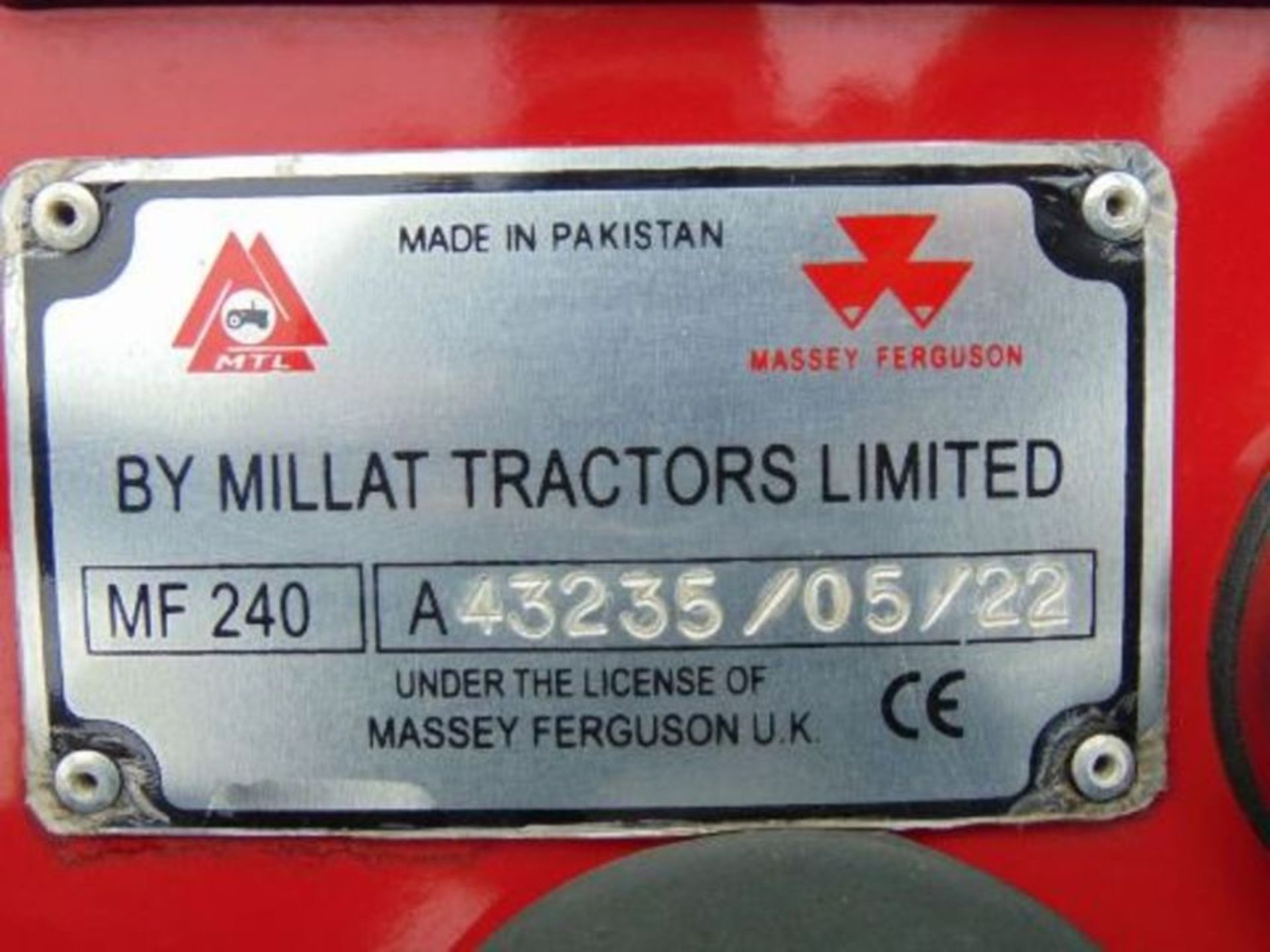 Unused Massey Ferguson MF240 Tractor ONLY 4 Hours! - Image 21 of 21