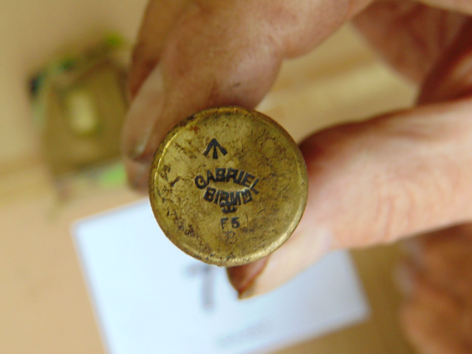 NEW UNISSUED WW2 BROWNING 30 CAL OIL CAN AND 3 WW1 BRASS OIL BOTTLES - Image 6 of 7