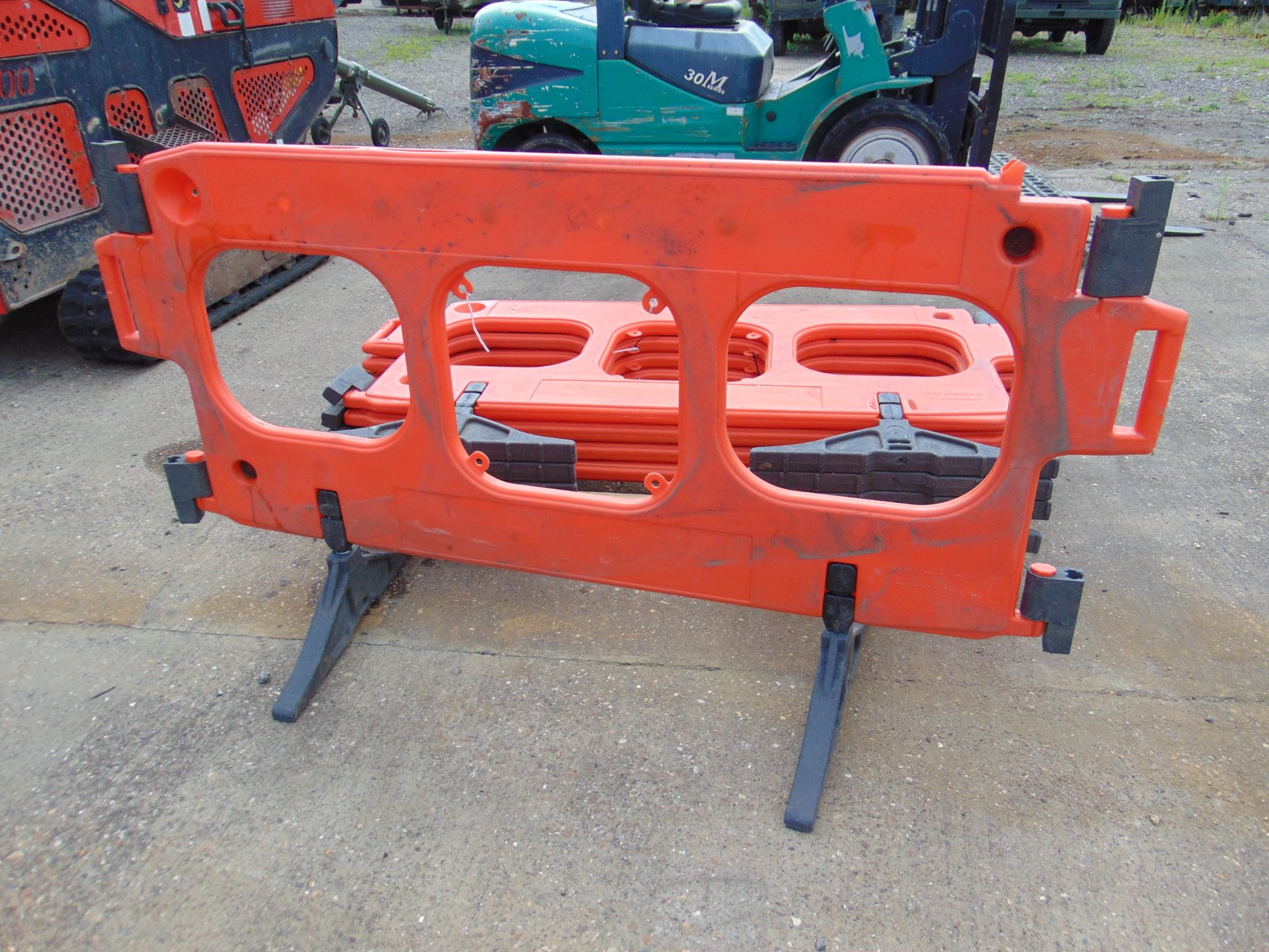 5 x 1.95m Lightweight Plastic Crowd Control Barriers