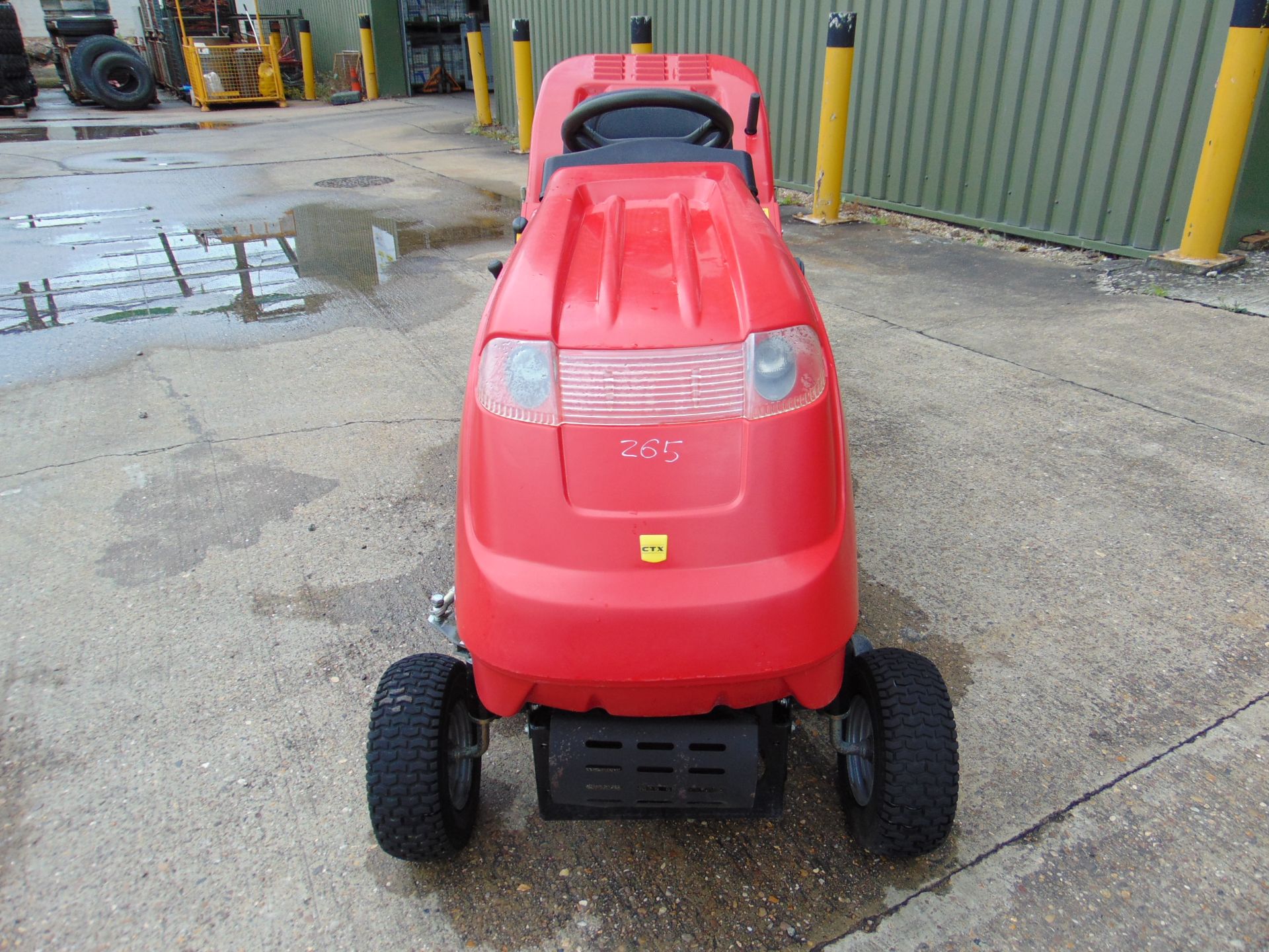 Countax 350H Ride on Mower c/w Collector etc - Image 3 of 17