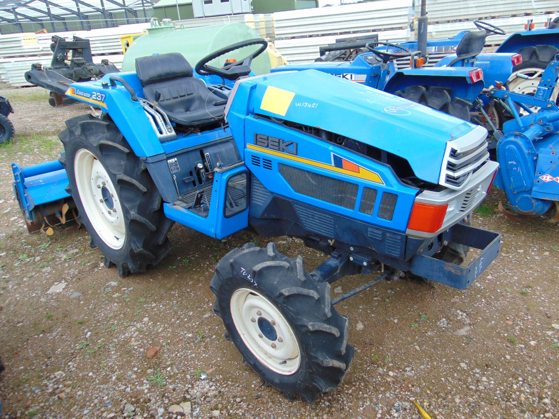 Iseki Landhope 237 4WD Compact Tractor c/w Rotovator ONLY 899 HOURS! - Image 2 of 11