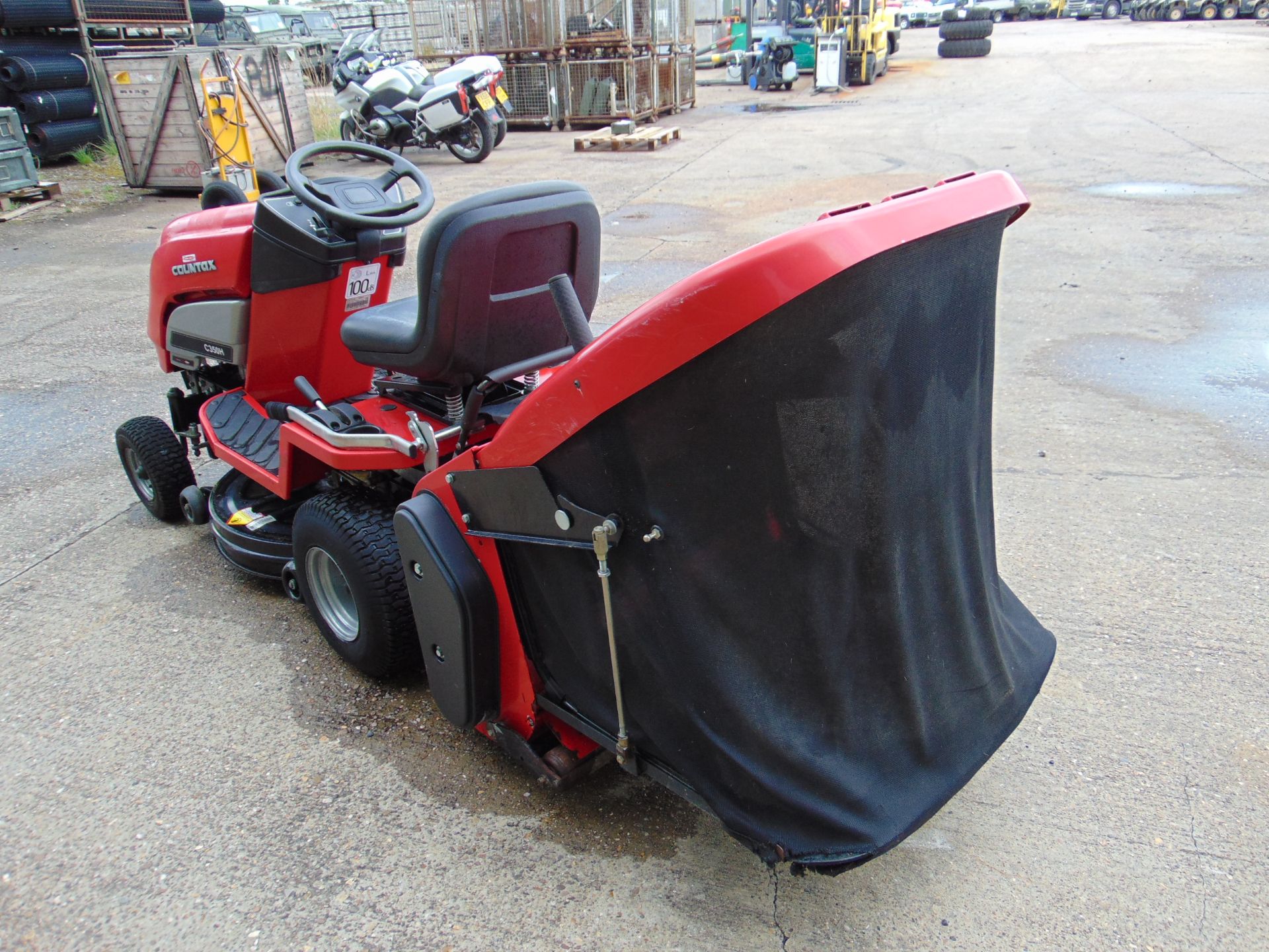 Countax 350H Ride on Mower c/w Collector etc - Image 6 of 17