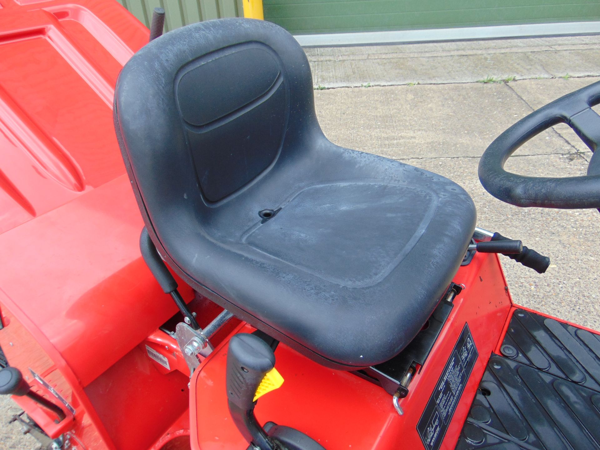 Countax 350H Ride on Mower c/w Collector etc - Image 8 of 17