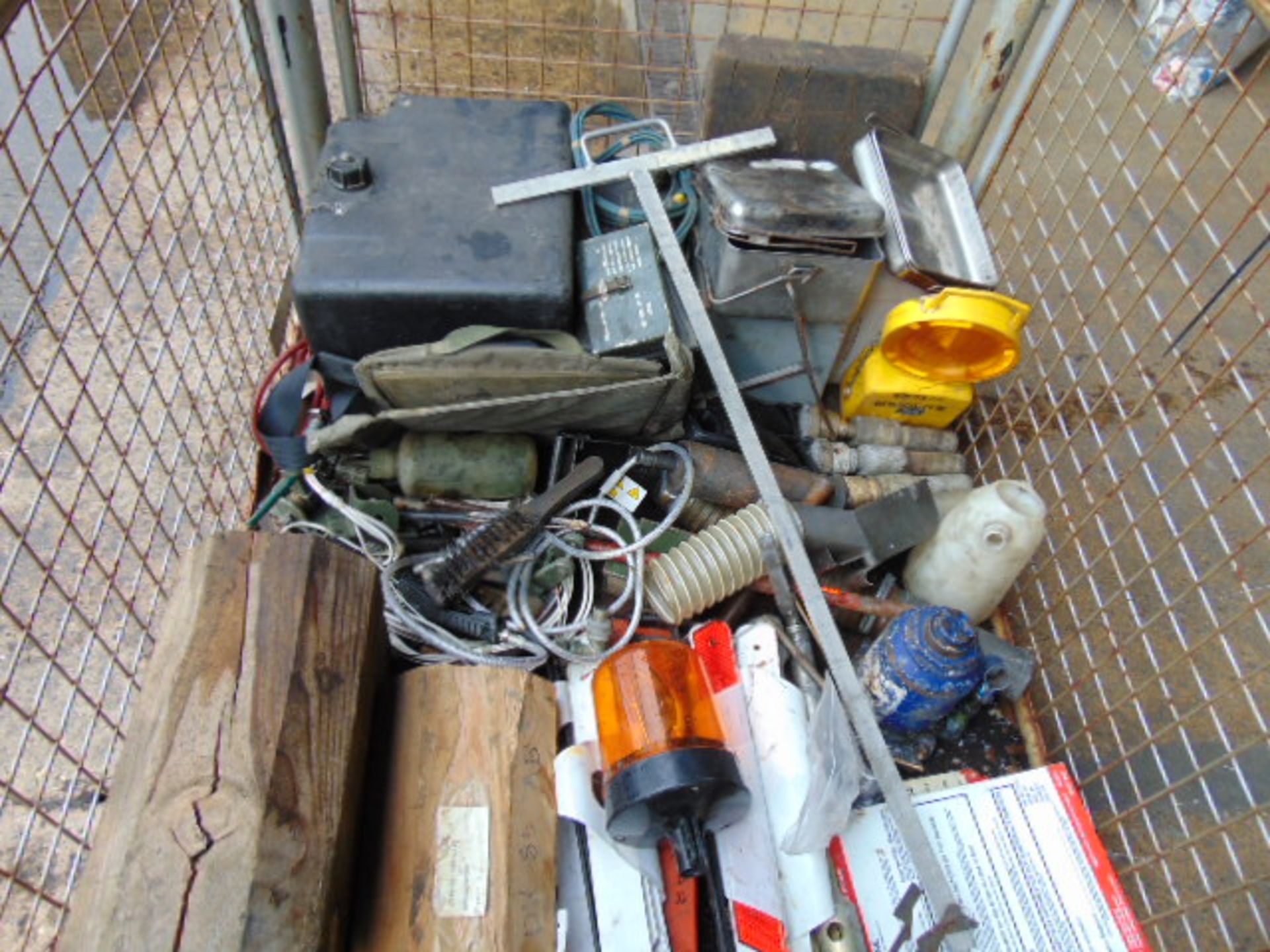 1 x Stillage of Fighting Vehicle Spares inc Cables, Pins, Water Container, Chocks, Beacon etc - Image 3 of 5