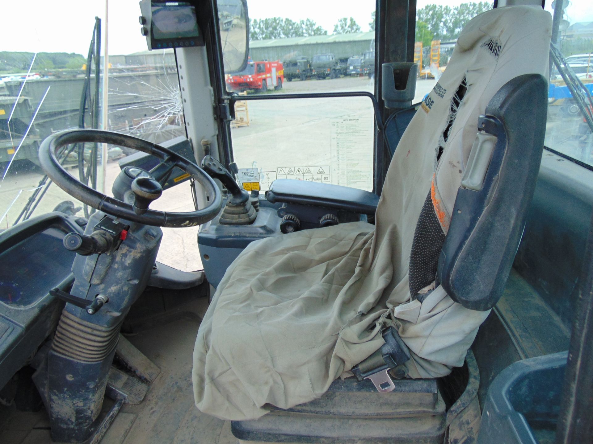 2016 Doosan DL250 Wheel Loader - Image 16 of 30