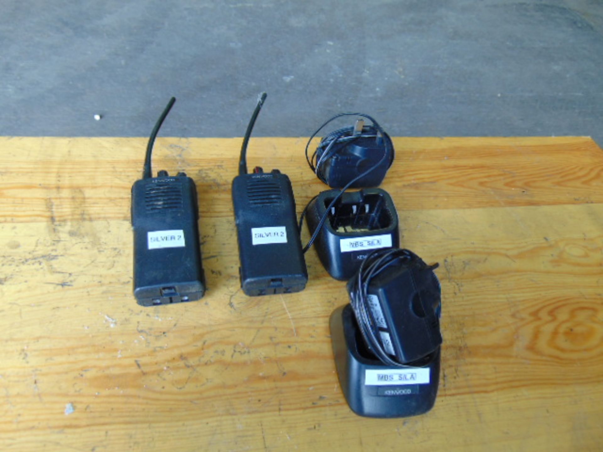 2 x Kenwood Walkie Talkies c/w Chargers and Main Adapters - Bild 4 aus 6