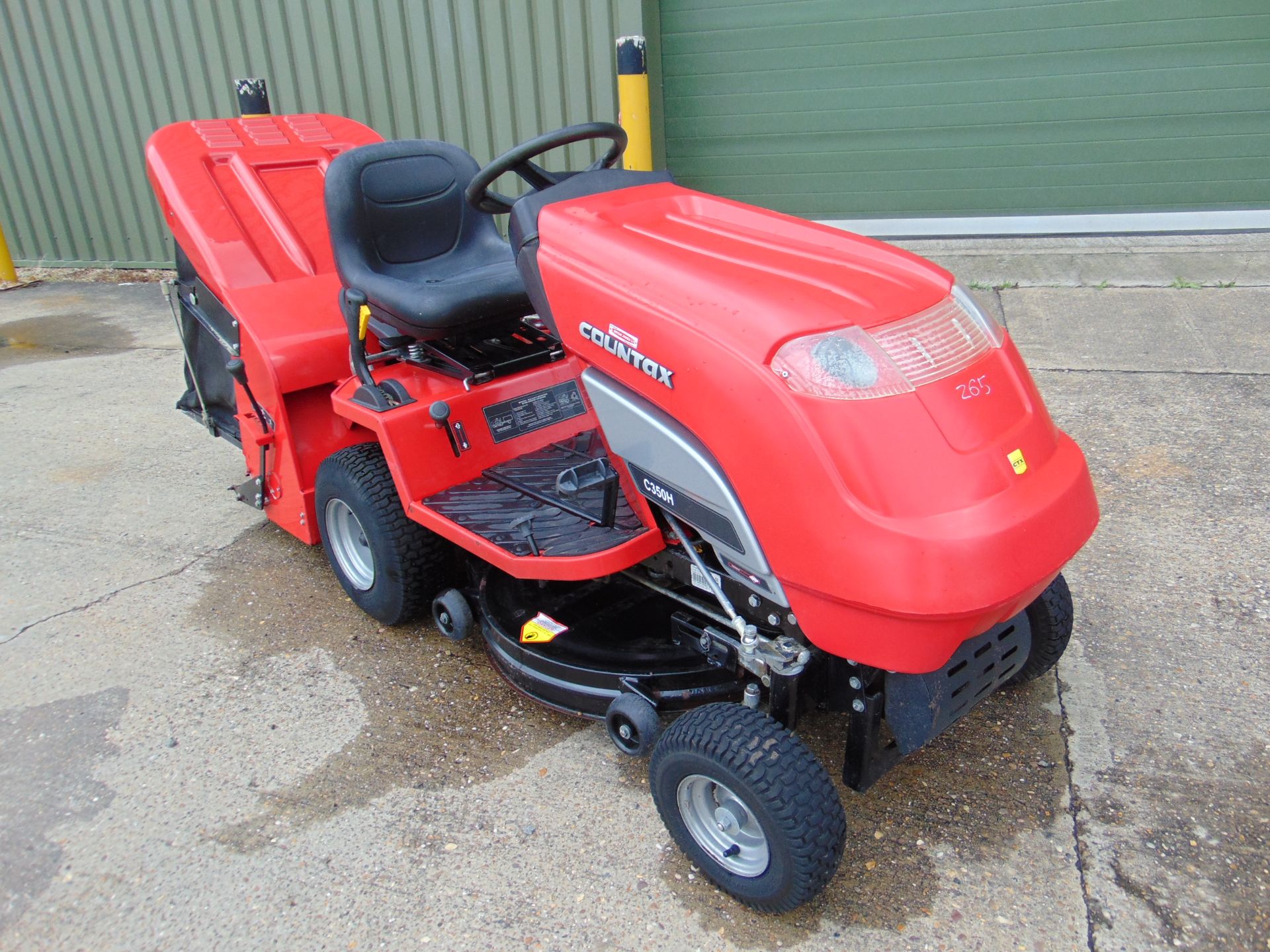 Countax 350H Ride on Mower c/w Collector etc - Image 2 of 17