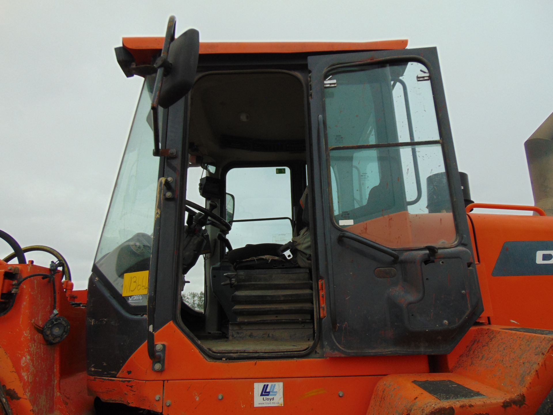 2016 Doosan DL250 Wheel Loader - Image 15 of 30