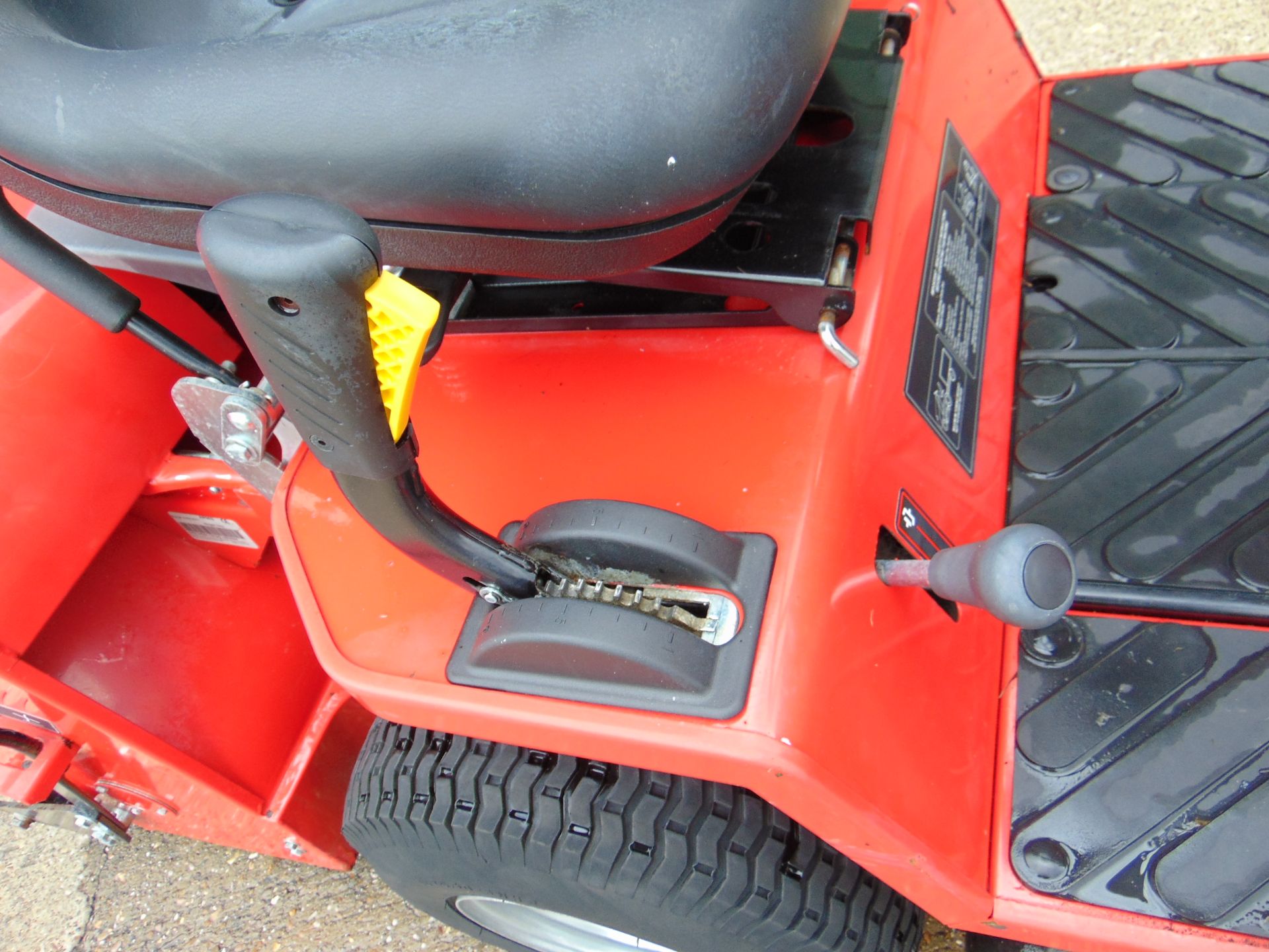 Countax 350H Ride on Mower c/w Collector etc - Image 9 of 17