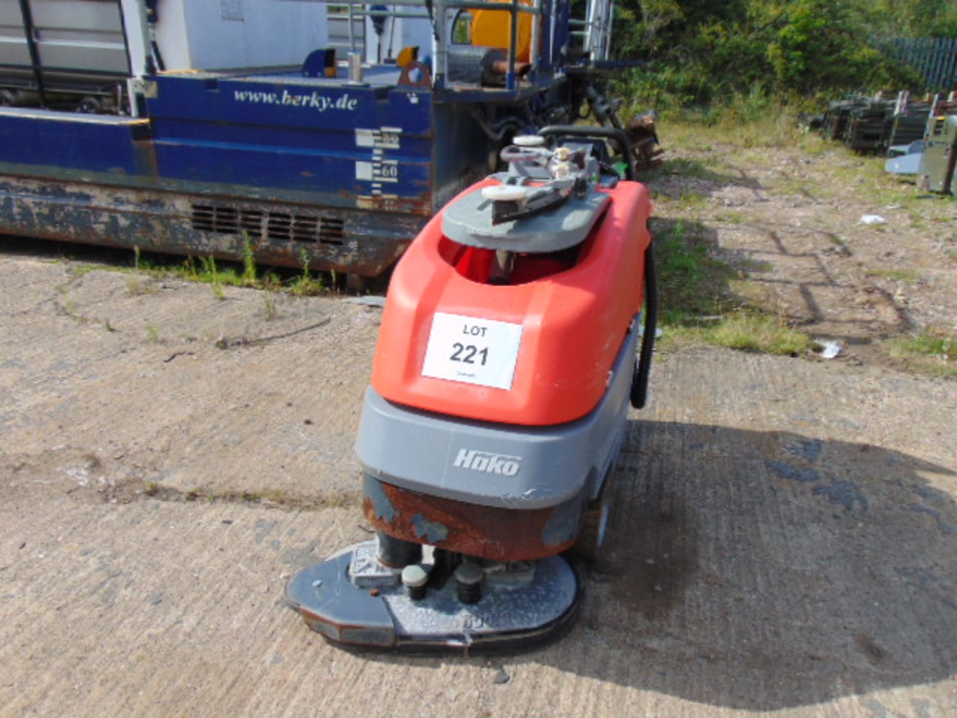 Hakomatic B650/07 Sweeper Scrubber as Shown