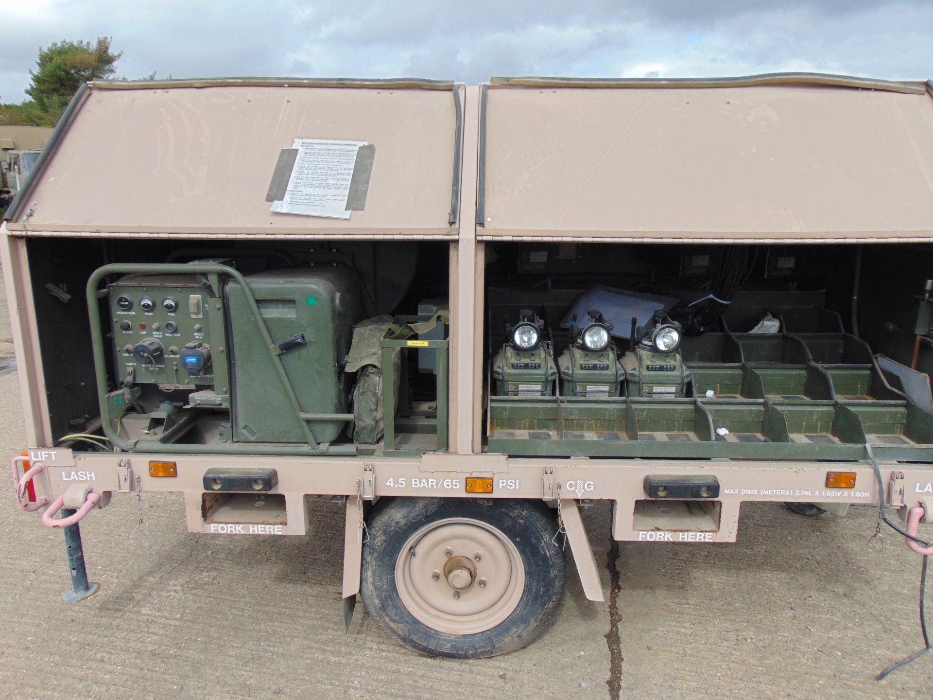 Moskit Single Axle Self Contained Airfield Lighting System c/w 2 x Onboard Generators - Image 7 of 20