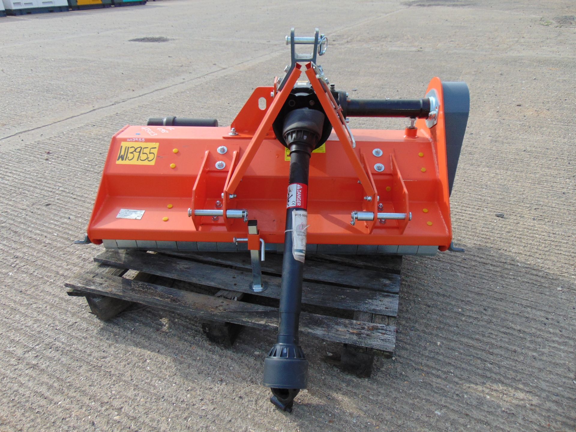 New Unissued Heavy Duty EF125 Flail Mower to suit compact tractors - Image 4 of 11