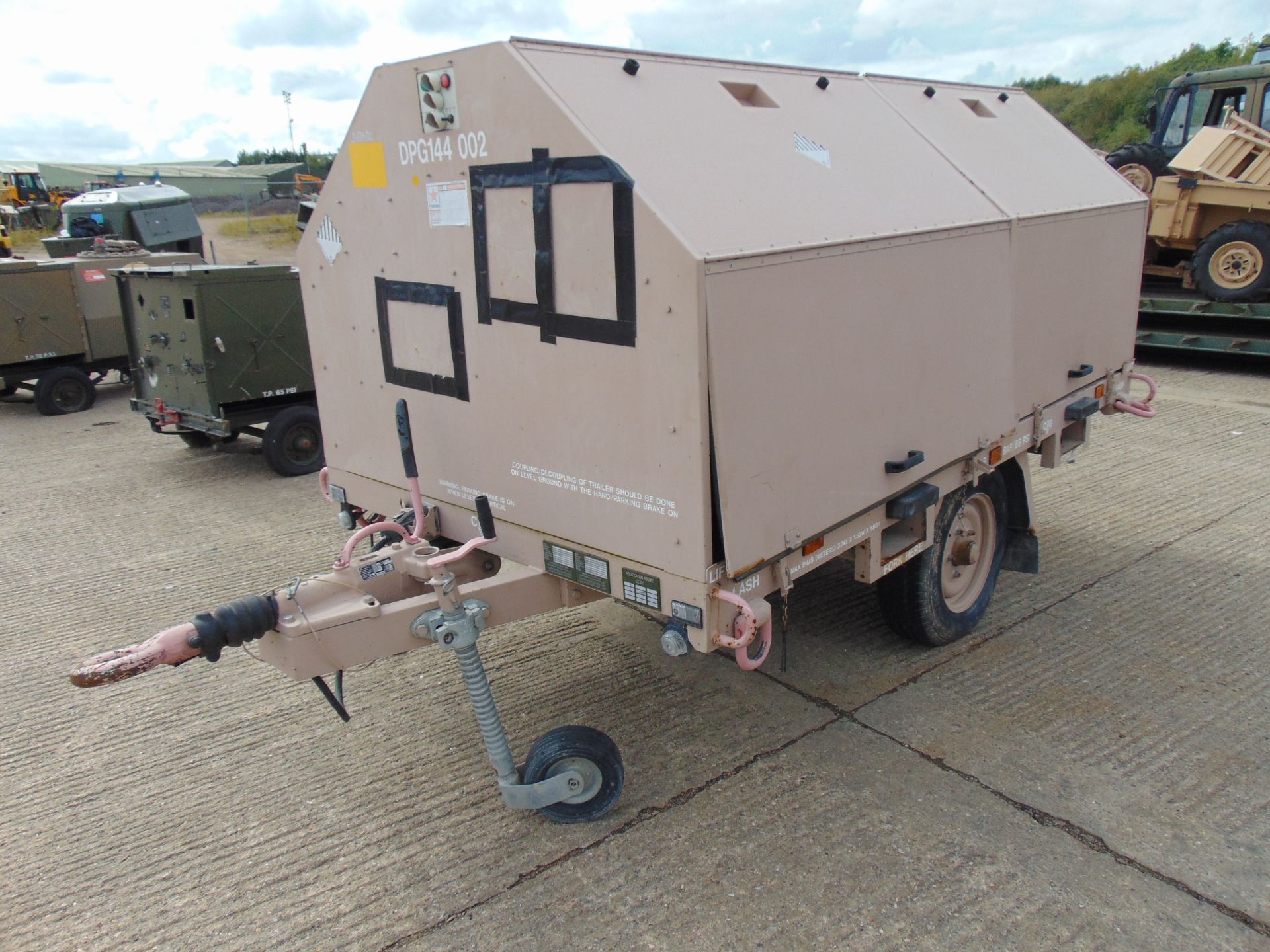 Moskit Single Axle Self Contained Airfield Lighting System c/w 2 x Onboard Generators - Image 3 of 20