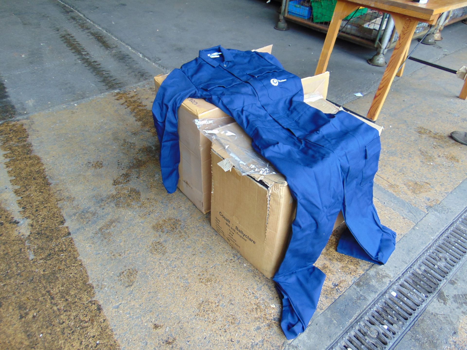 Q 40 New Unissued NAVY Engineers Coveralls (2 x Boxes) - Image 2 of 5