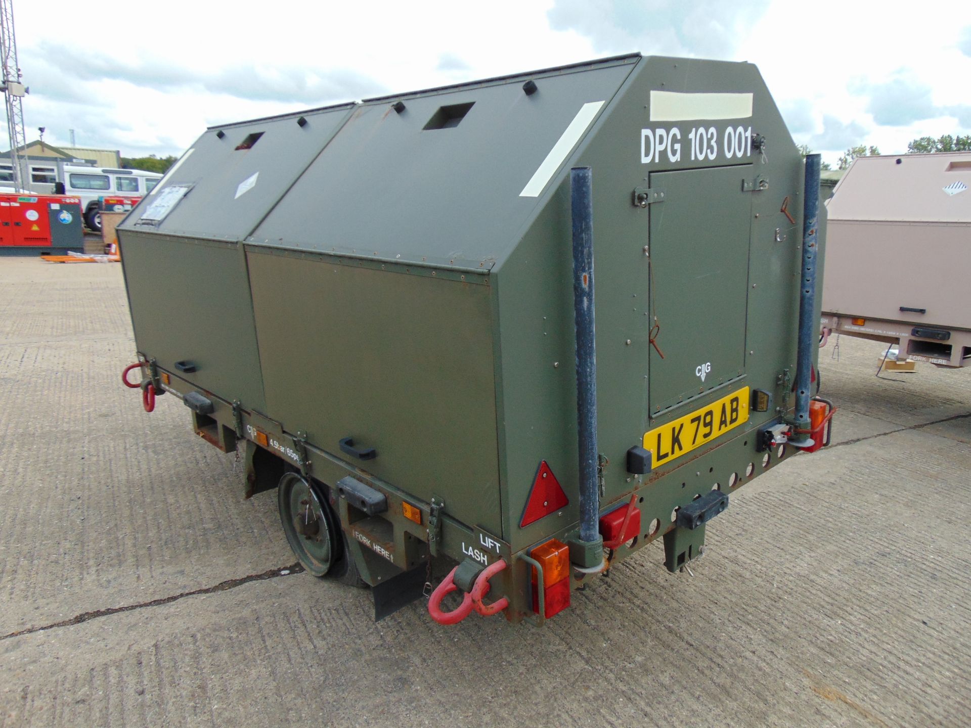 Moskit Single Axle Self Contained Airfield Lighting System c/w 2 x Onboard Generators - Image 4 of 21