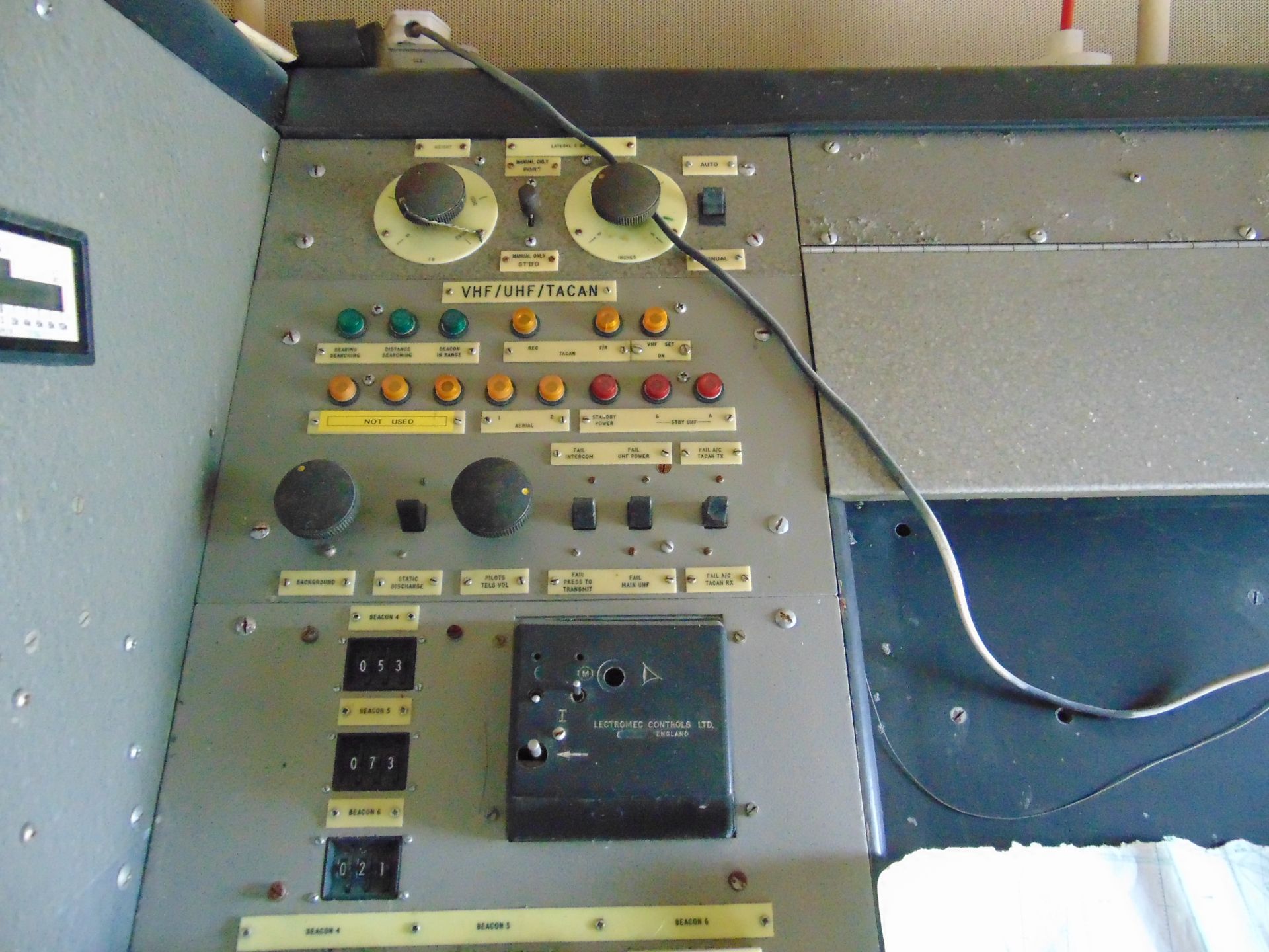 Very Rare Hunter Training Simulator from the RAF - Image 21 of 48