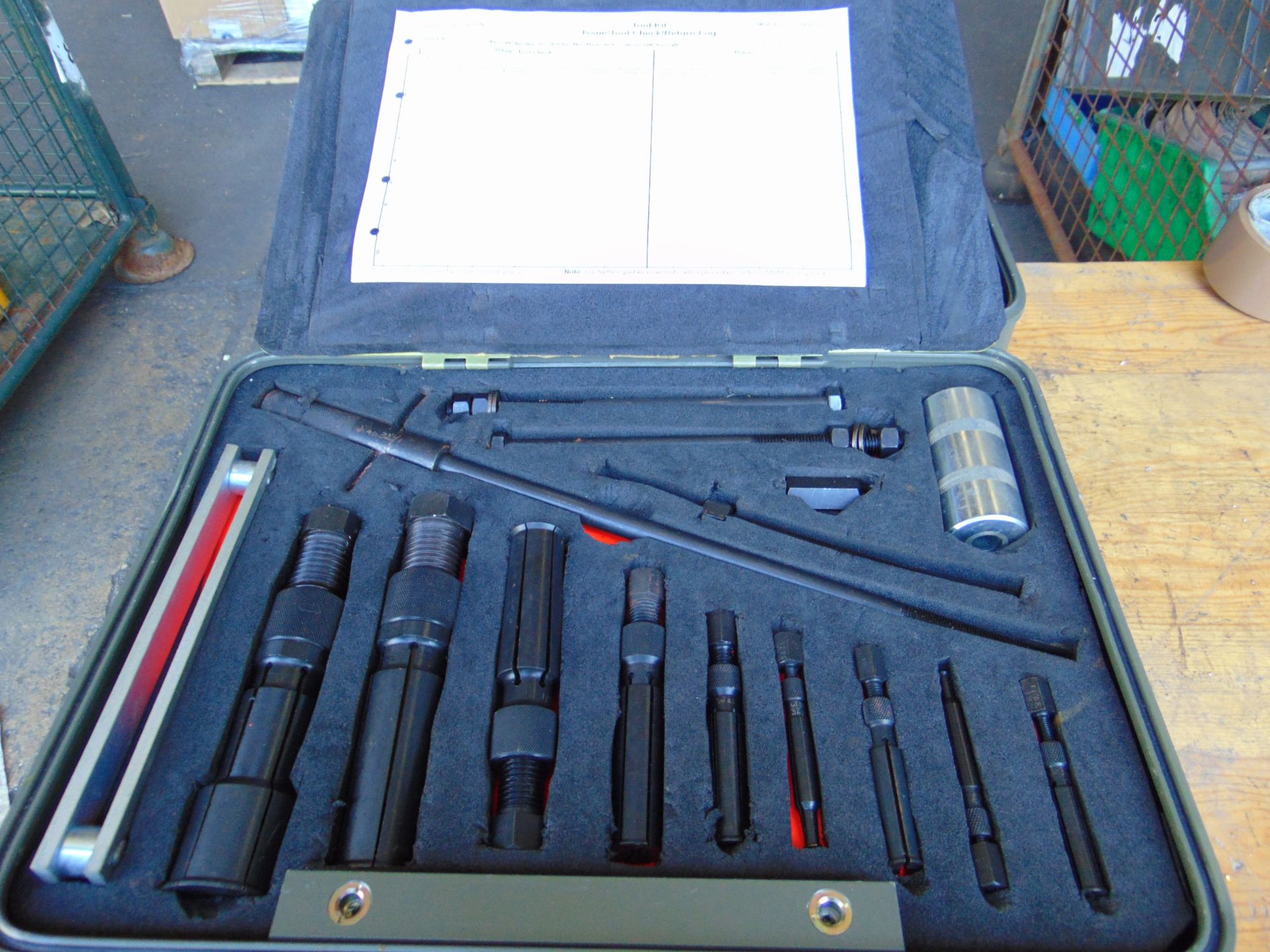 Bearing Extractor Kit in Transit Case with Serviceable Label - Image 2 of 8