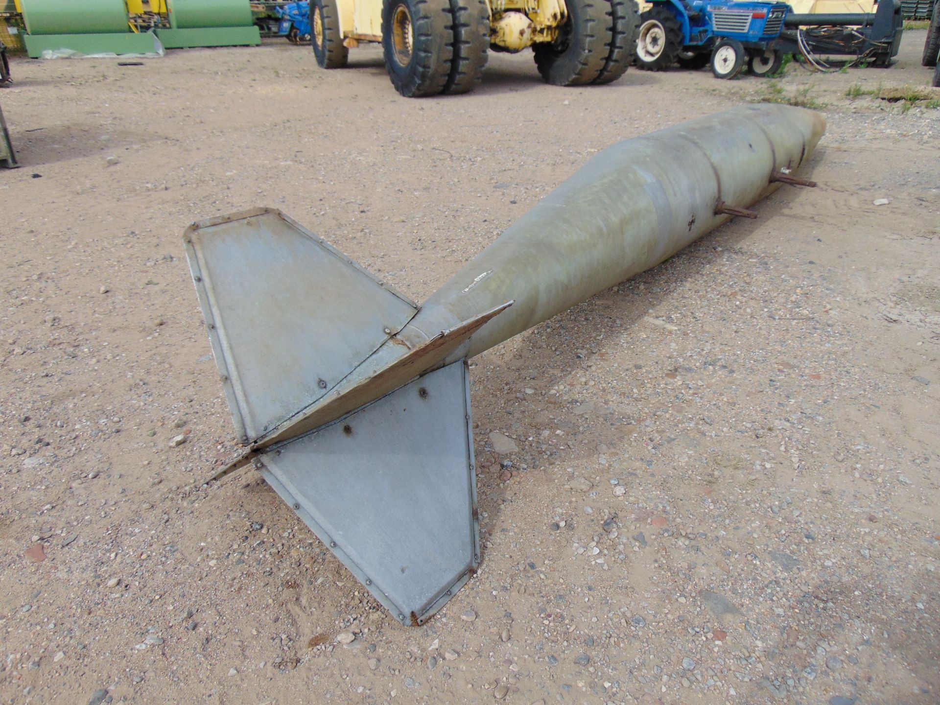 Aluminium external fuel tank, Drop tank (external tank, wing tank, or belly tank) - Image 5 of 7