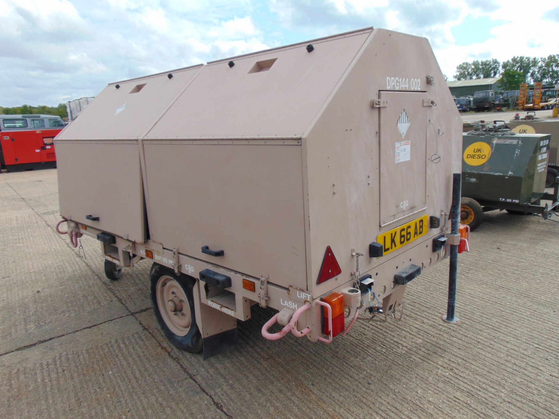 Moskit Single Axle Self Contained Airfield Lighting System c/w 2 x Onboard Generators - Image 4 of 20
