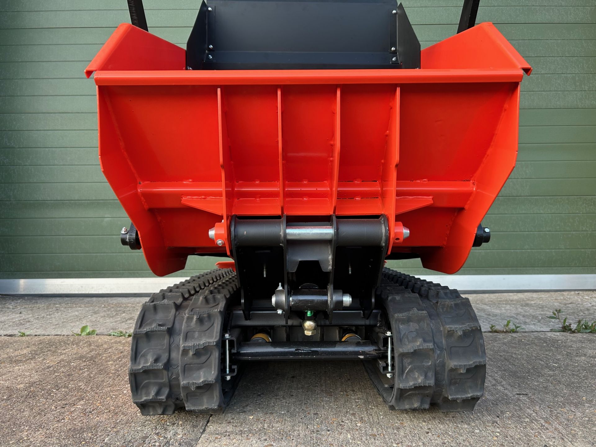 New and unused Armstrong DR-MD-150PRO Self-Loading Tracked Dumper - Image 19 of 21