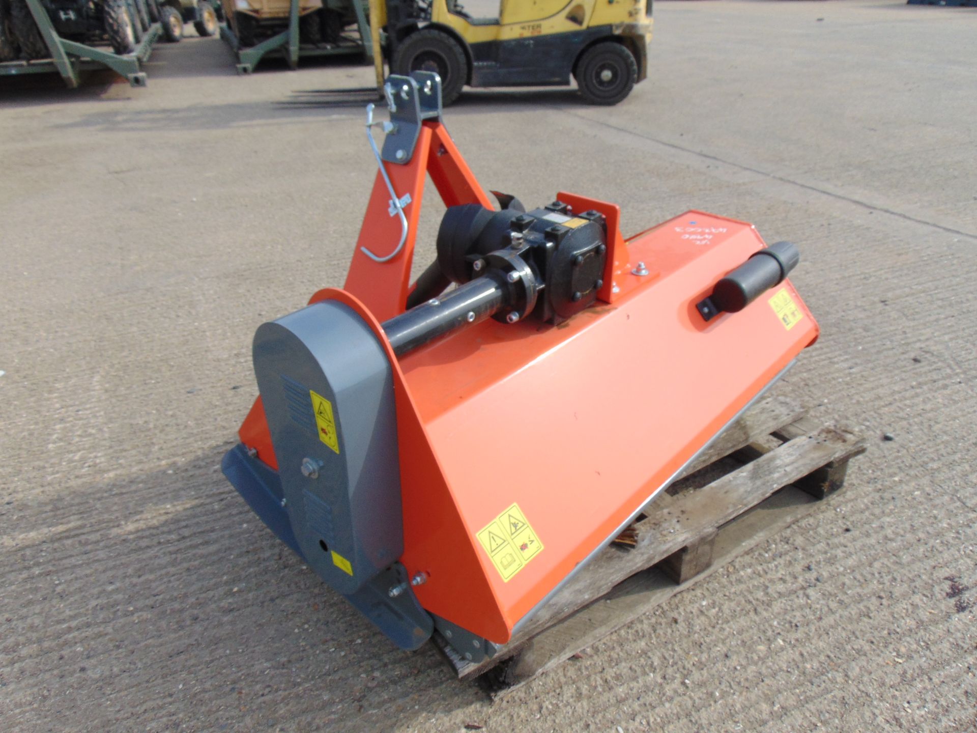 New Unissued Heavy Duty EF125 Flail Mower to suit compact tractors - Image 2 of 11