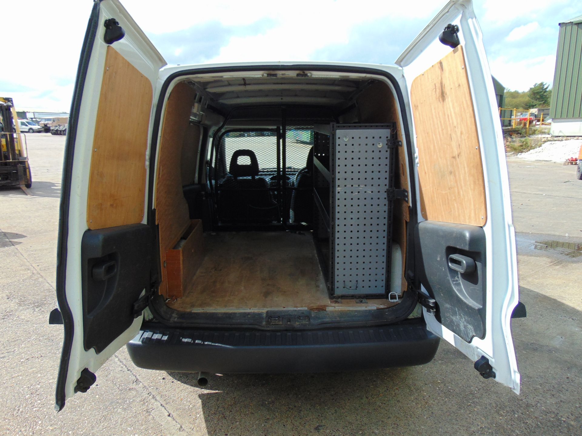 2010 Vauxhall Combo Panel Van ONLY 87,761 Miles - Image 11 of 22