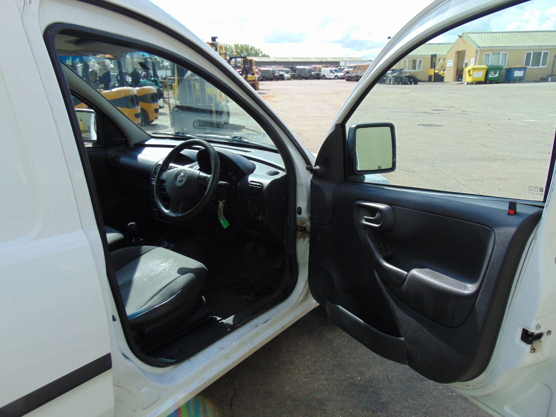 2010 Vauxhall Combo Panel Van ONLY 87,761 Miles - Image 14 of 22