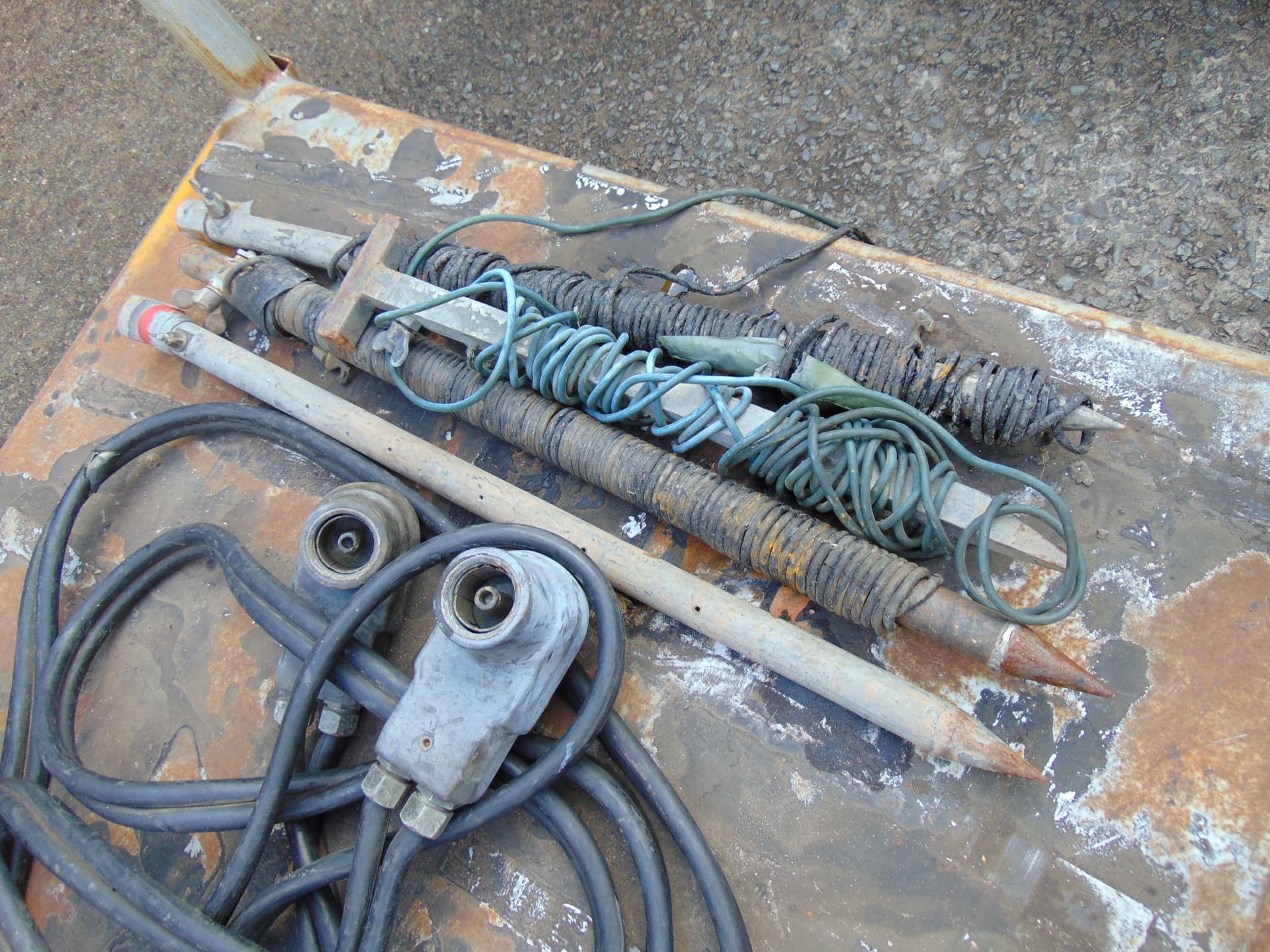 Extra Long NATO Intervehicle Jump Start Cable & Earthing Spikes - Image 3 of 3