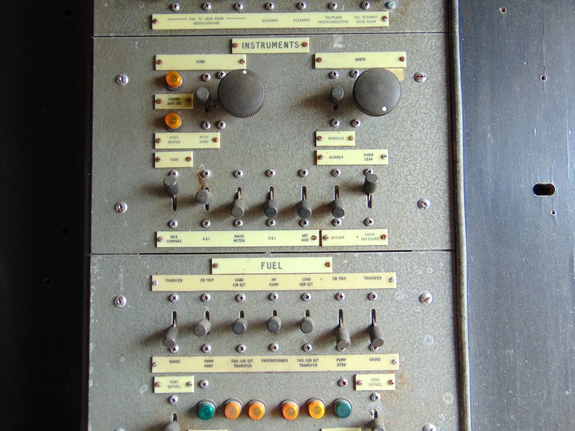 Very Rare Hunter Training Simulator from the RAF - Image 26 of 48