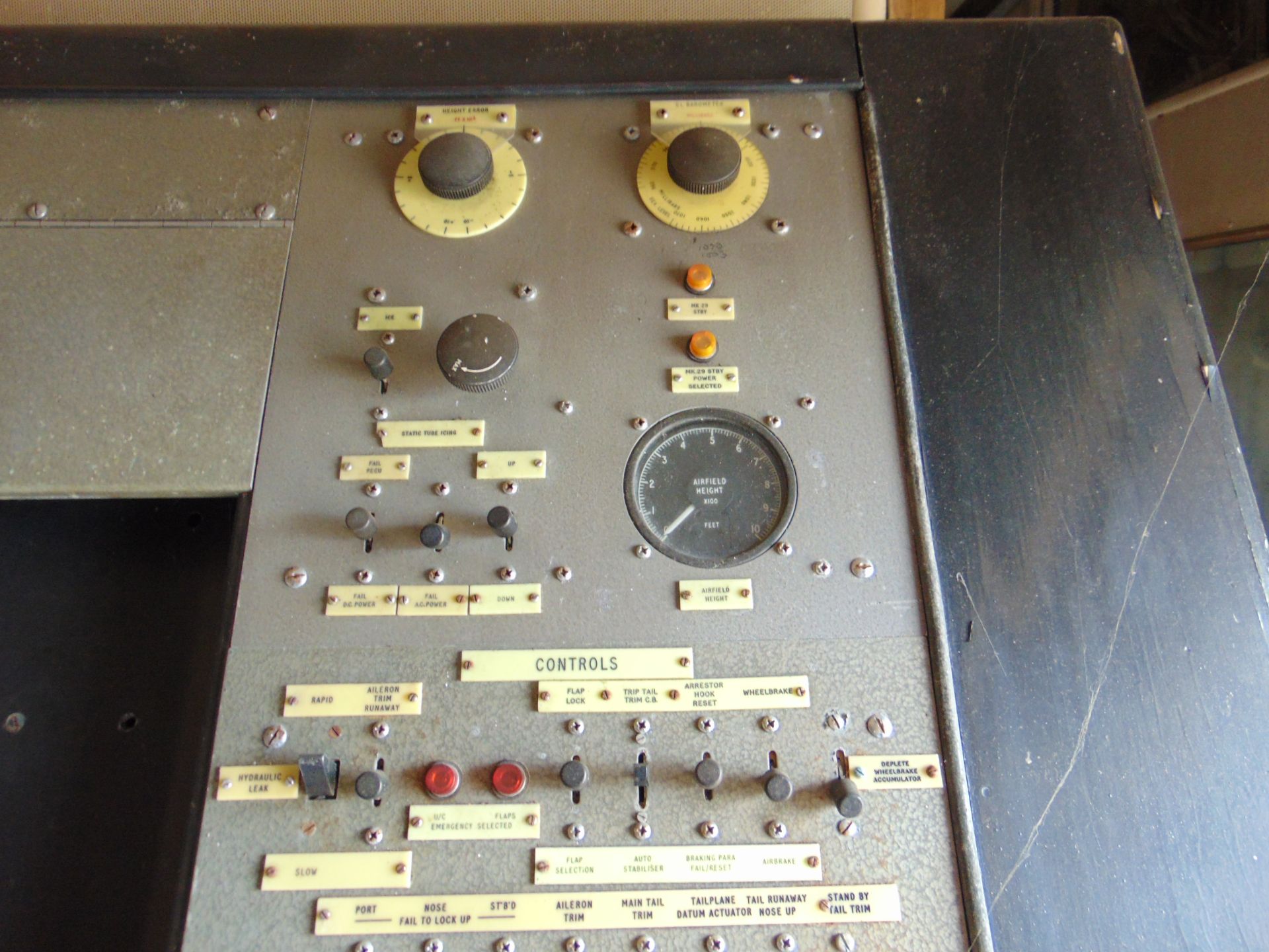 Very Rare Hunter Training Simulator from the RAF - Image 25 of 48