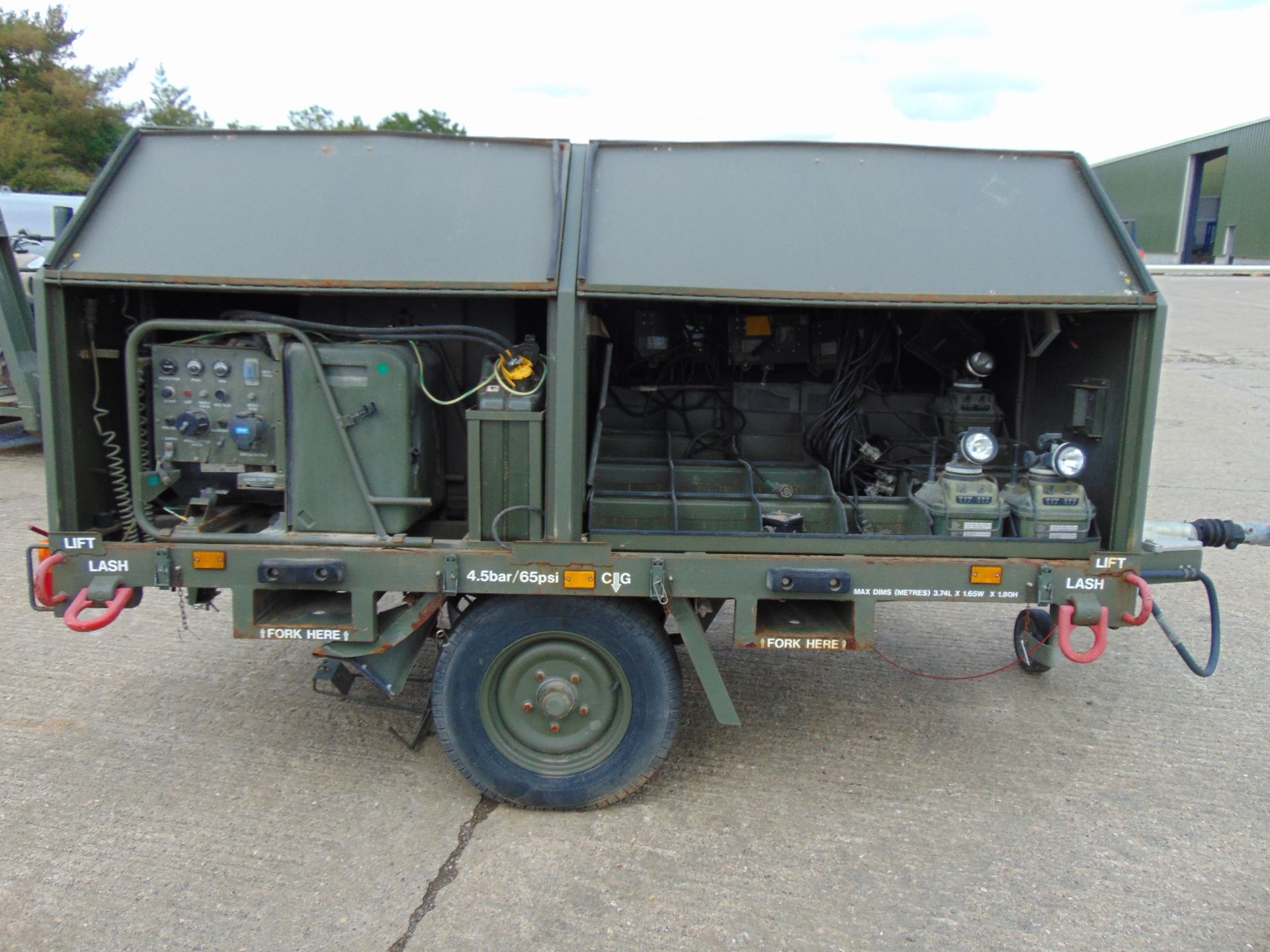 Moskit Single Axle Self Contained Airfield Lighting System c/w 2 x Onboard Generators - Image 7 of 21