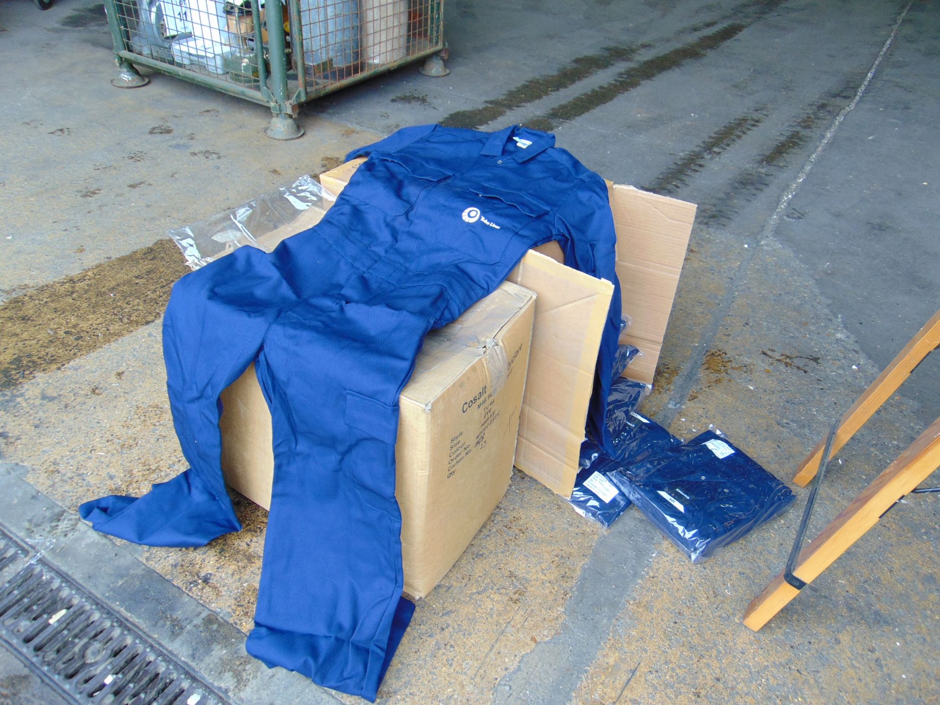 Q 40 New Unissued NAVY Engineers Coveralls (2 x Boxes) - Image 3 of 5