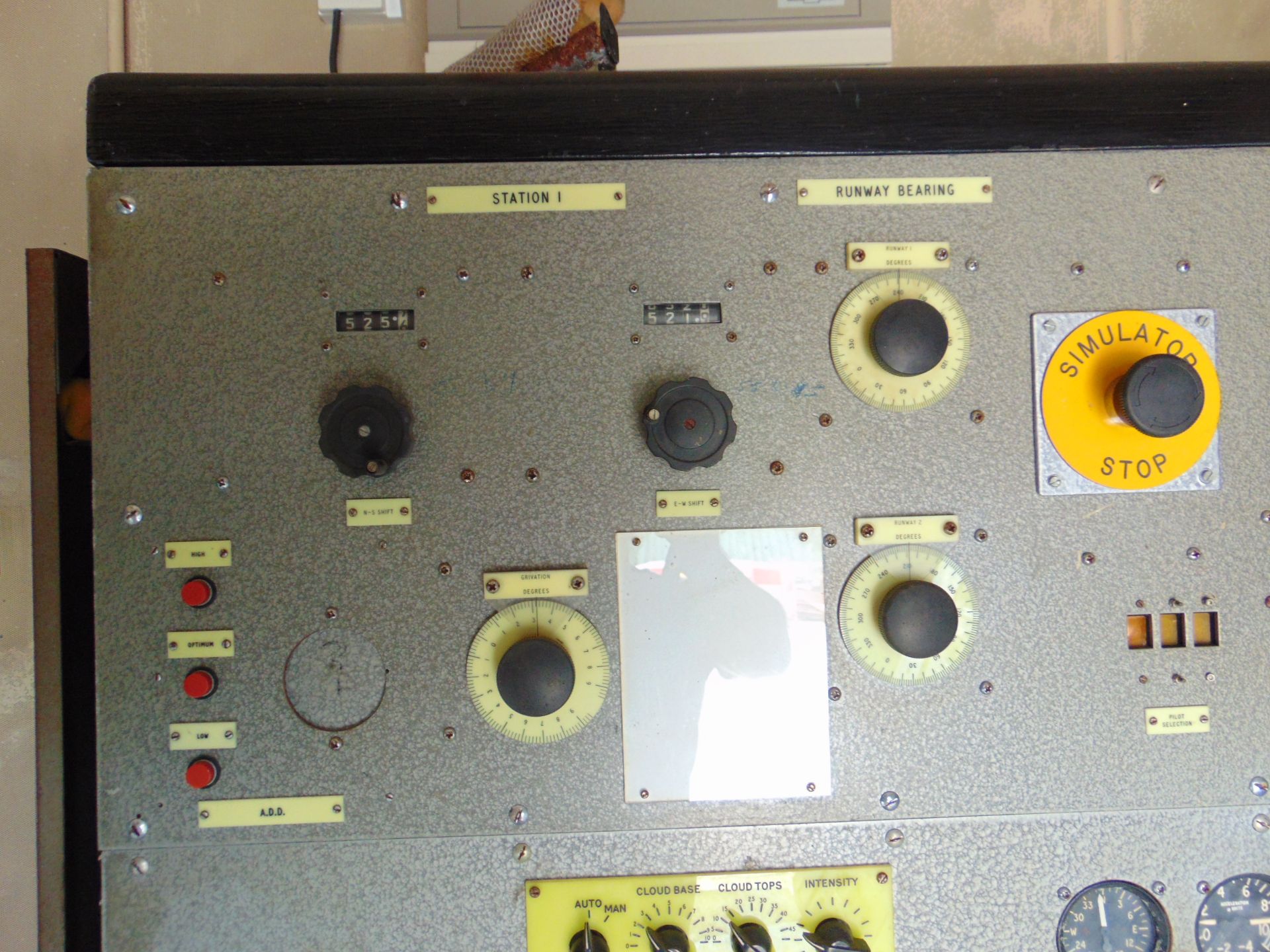 Very Rare Hunter Training Simulator from the RAF - Image 15 of 48