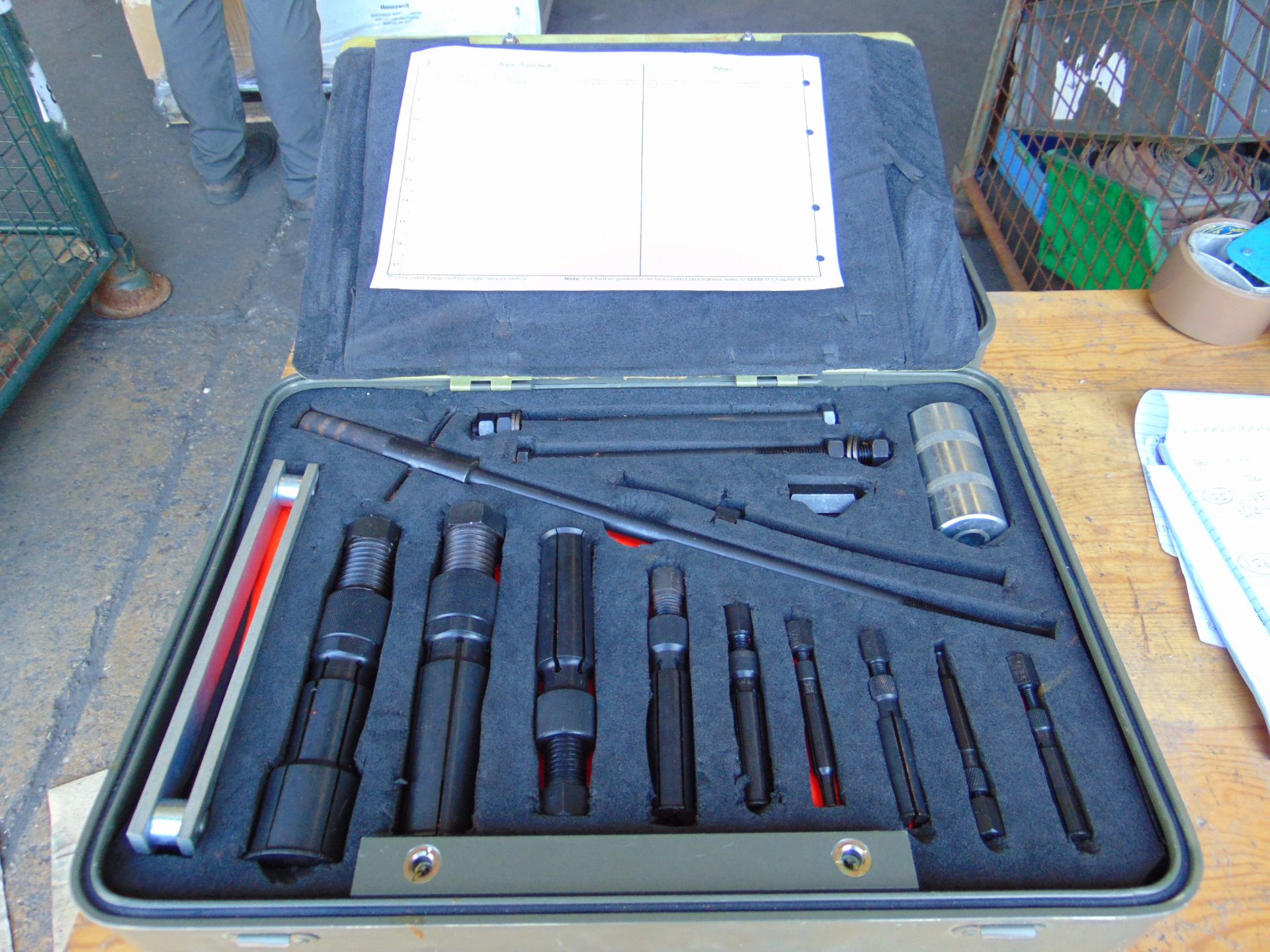 Bearing Extractor Kit in Transit Case with Serviceable Label - Image 3 of 8